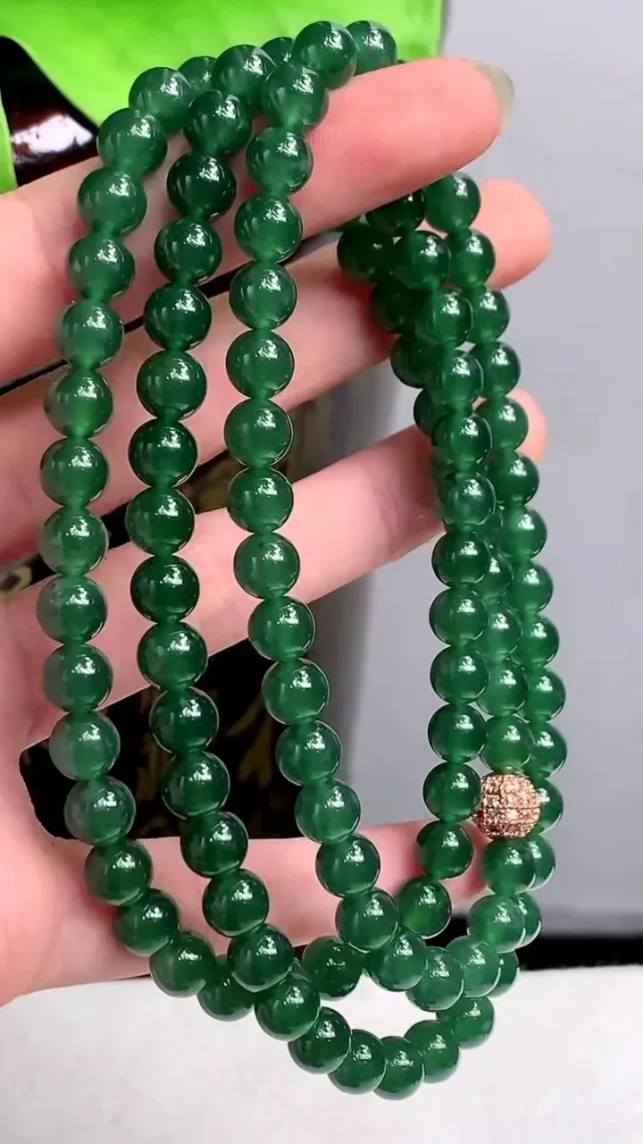 老坑全胶感蓝水圆珠项链 108颗，尺寸:7mm，2023年9月30日
工厂直销收藏佳品,种好水足，色泽均匀，有种有色，上手高大气！重量:56.96g H