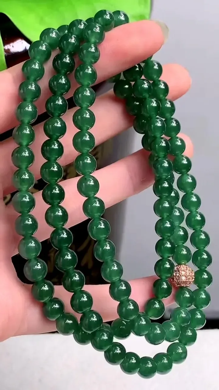 老坑全胶感蓝水圆珠项链 108颗，尺寸:7mm，2023年9月30日
工厂直销收藏佳品,种好水足，色泽均匀，有种有色，上手高大气！重量:56.96g H