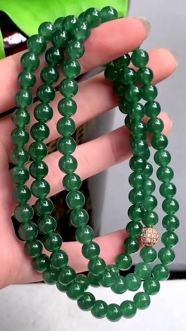 老坑全胶感蓝水圆珠项链 108颗，尺寸:7mm，2023年9月30日
工厂直销收藏佳品,种好水足，色泽均匀，有种有色，上手高大气！重量:56.96g H