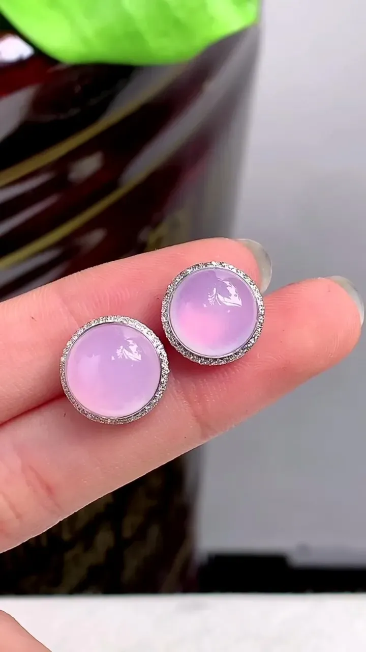 【限时特惠】老坑全胶感18k金冰种紫罗兰蛋面耳钉，尺寸:11.8-7.2mm，2023年9月30日
工厂直销收藏佳品,种好水足，色泽均匀，有种有色，上手高大气！重量:4.19g