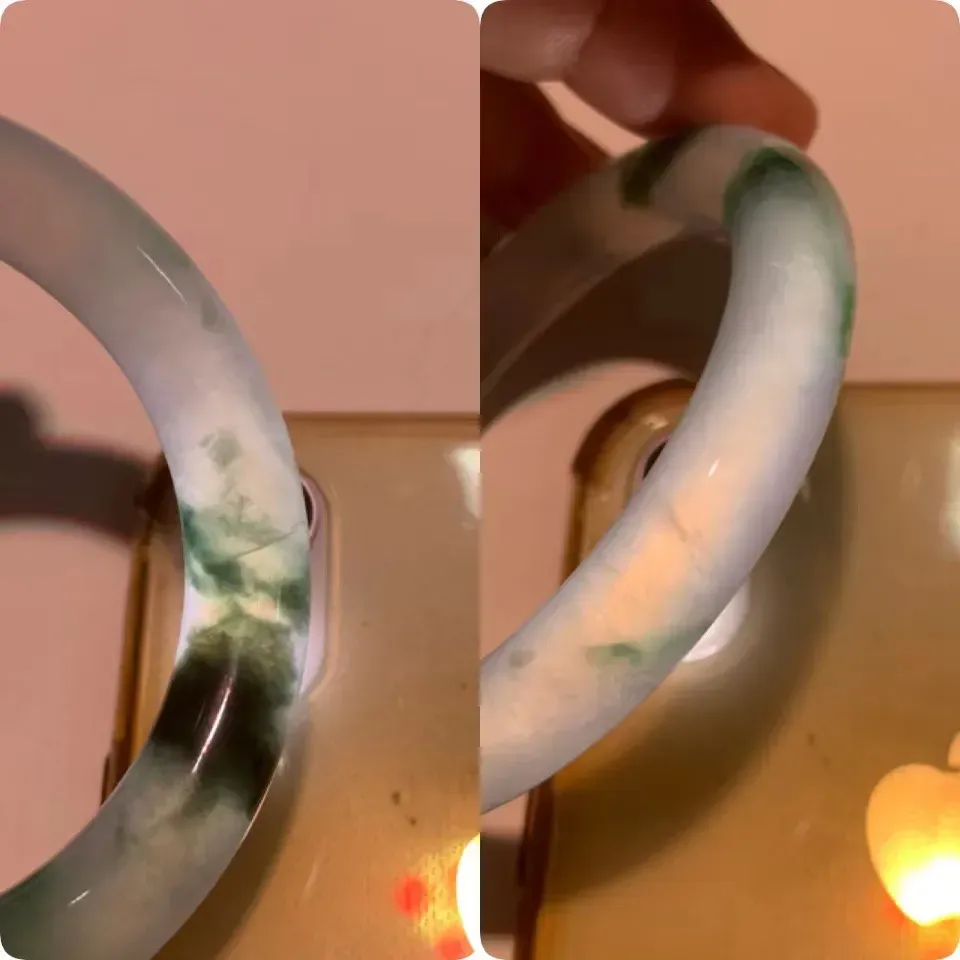 冰飘绿花圆条手镯，尺寸52*10*10 老坑种水，通体冰透，清润水足，起光起胶，绿花轻盈！