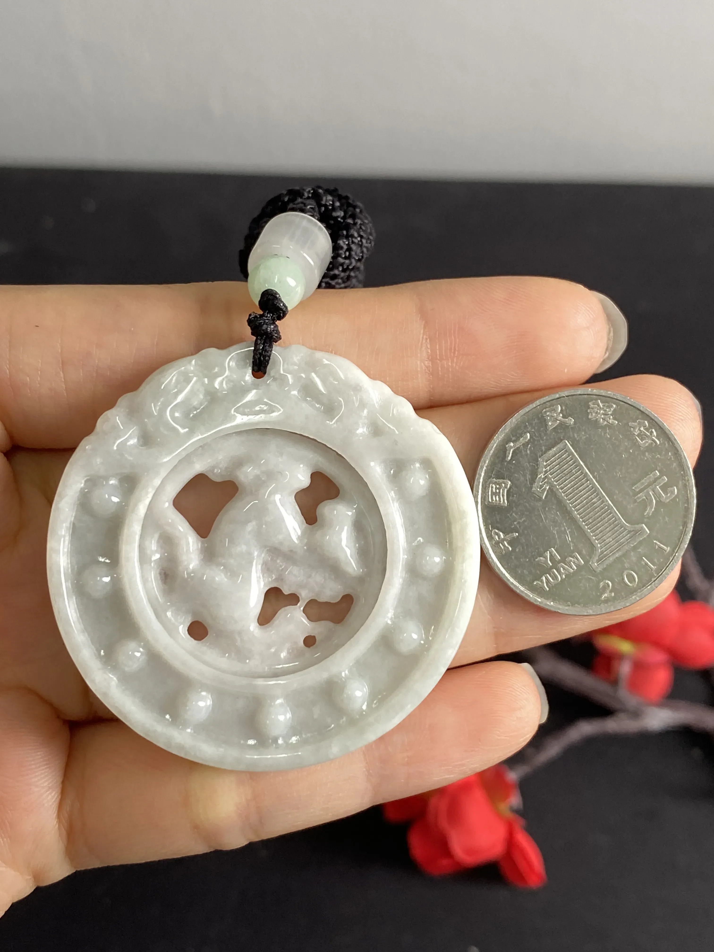 翡翠马到成功吊坠，中间可以转
