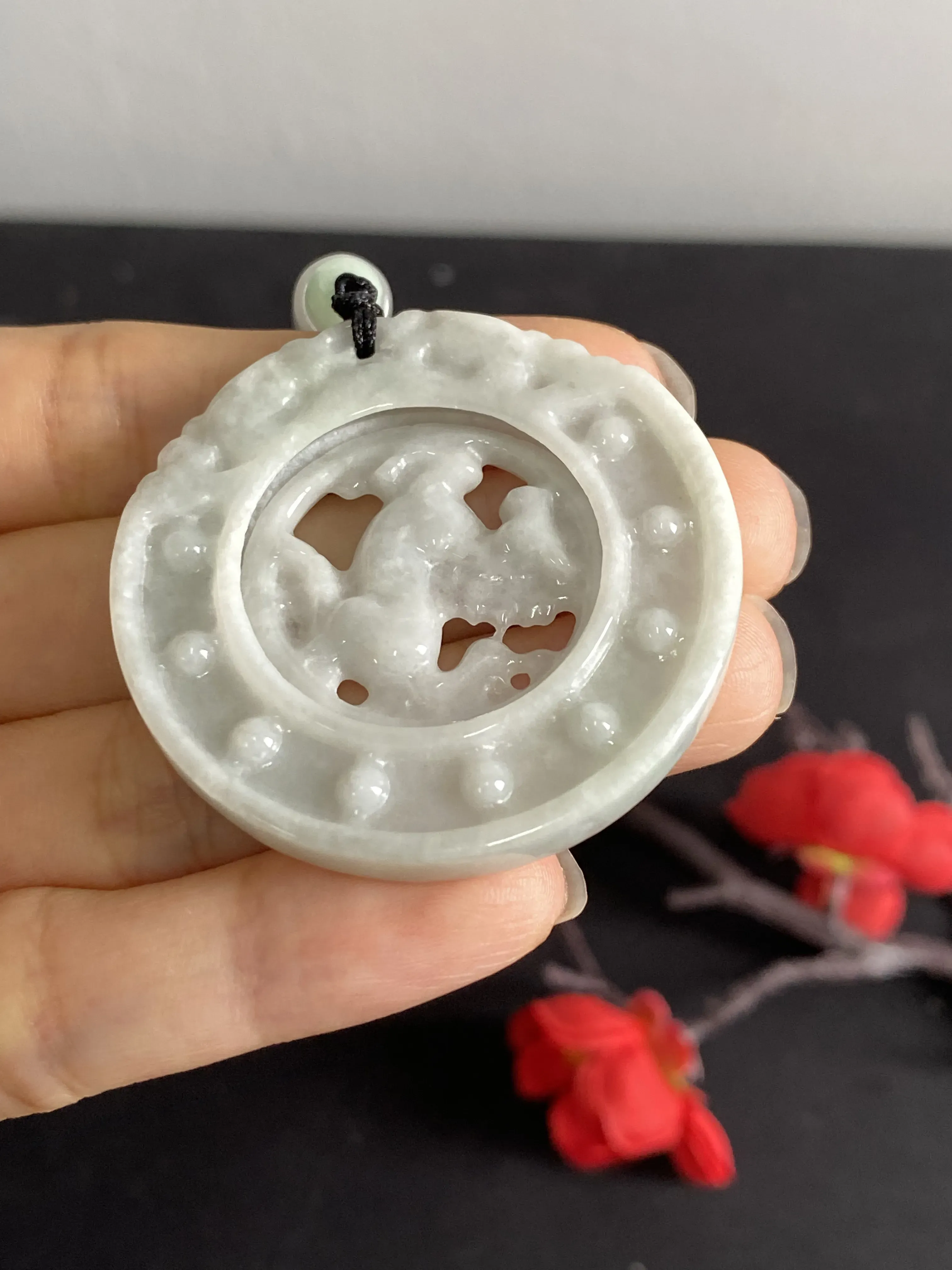 翡翠马到成功吊坠，中间可以转