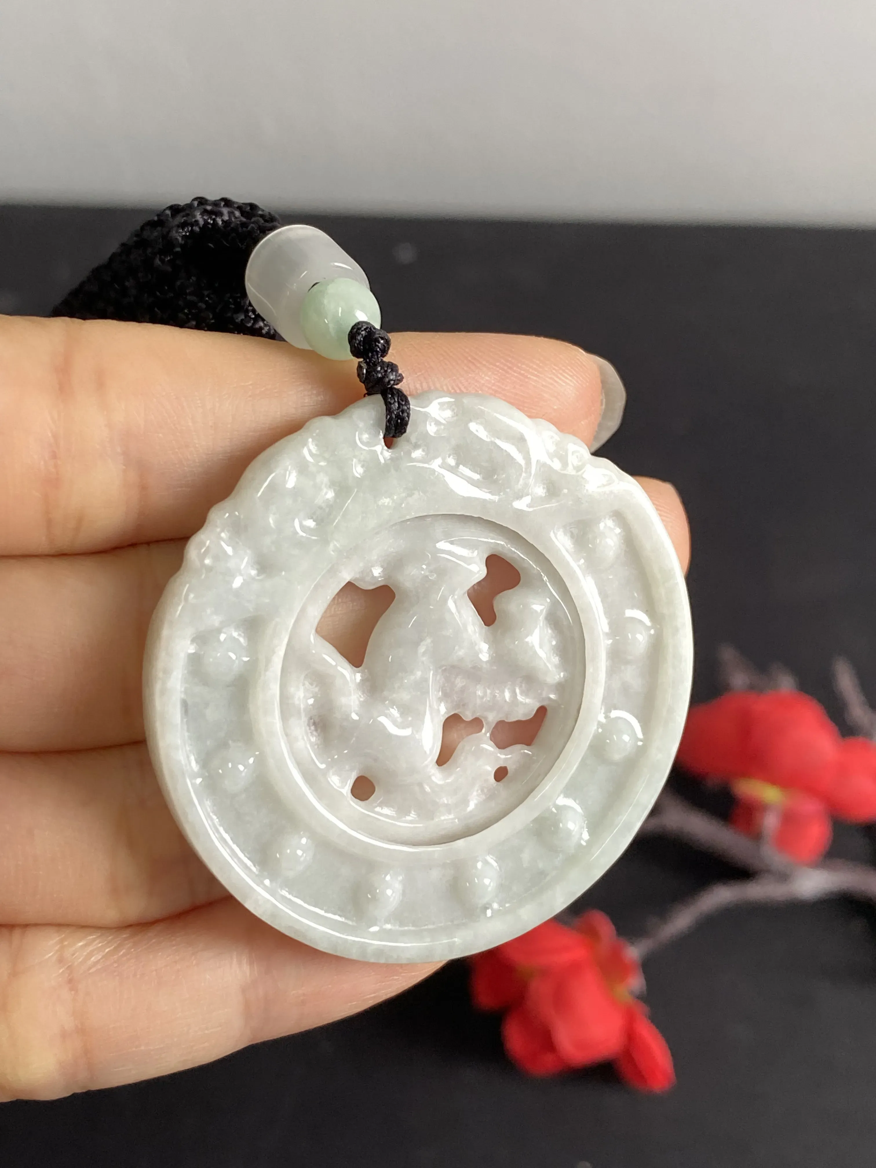 翡翠马到成功吊坠，中间可以转