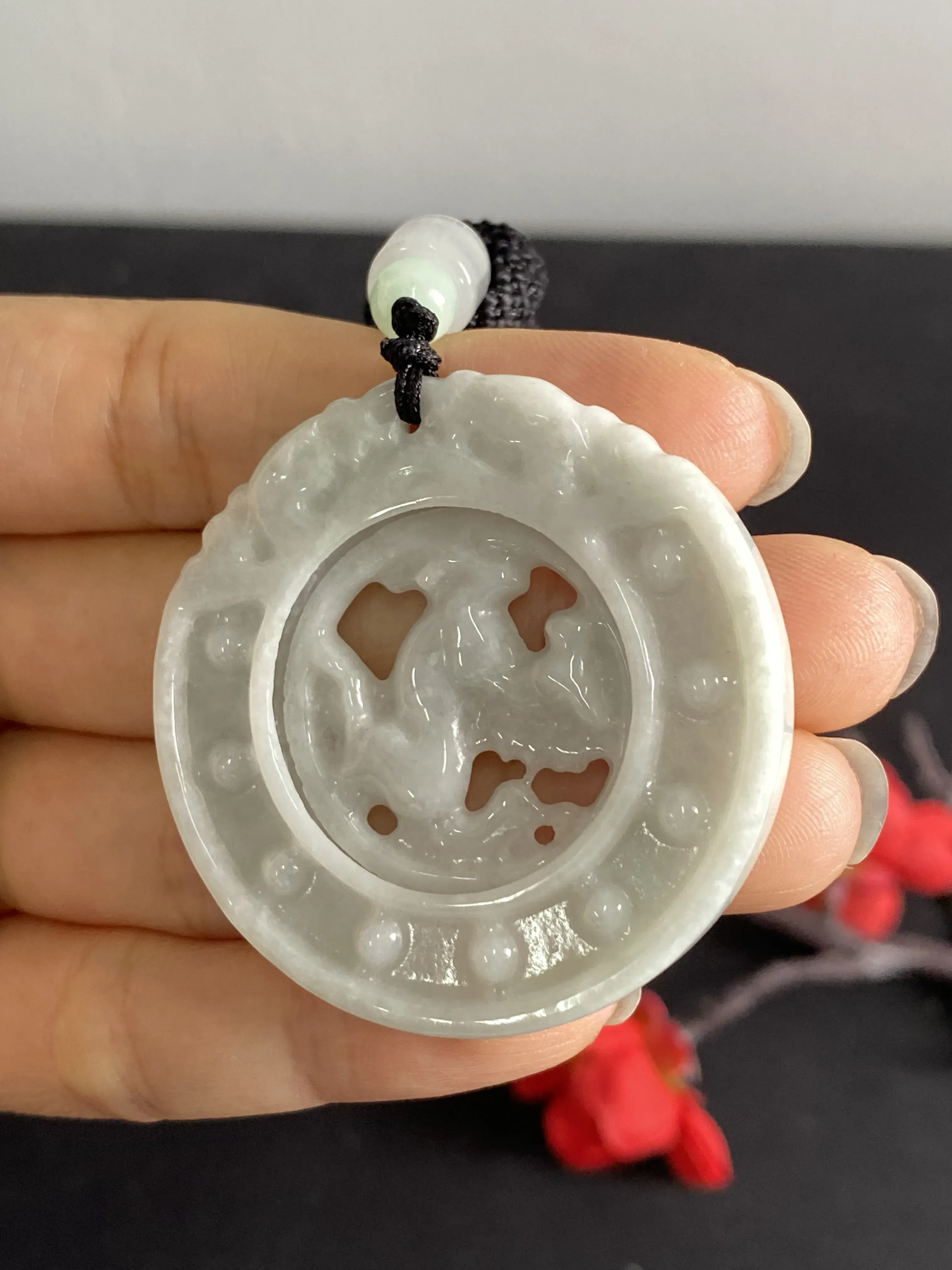 翡翠马到成功吊坠，中间可以转