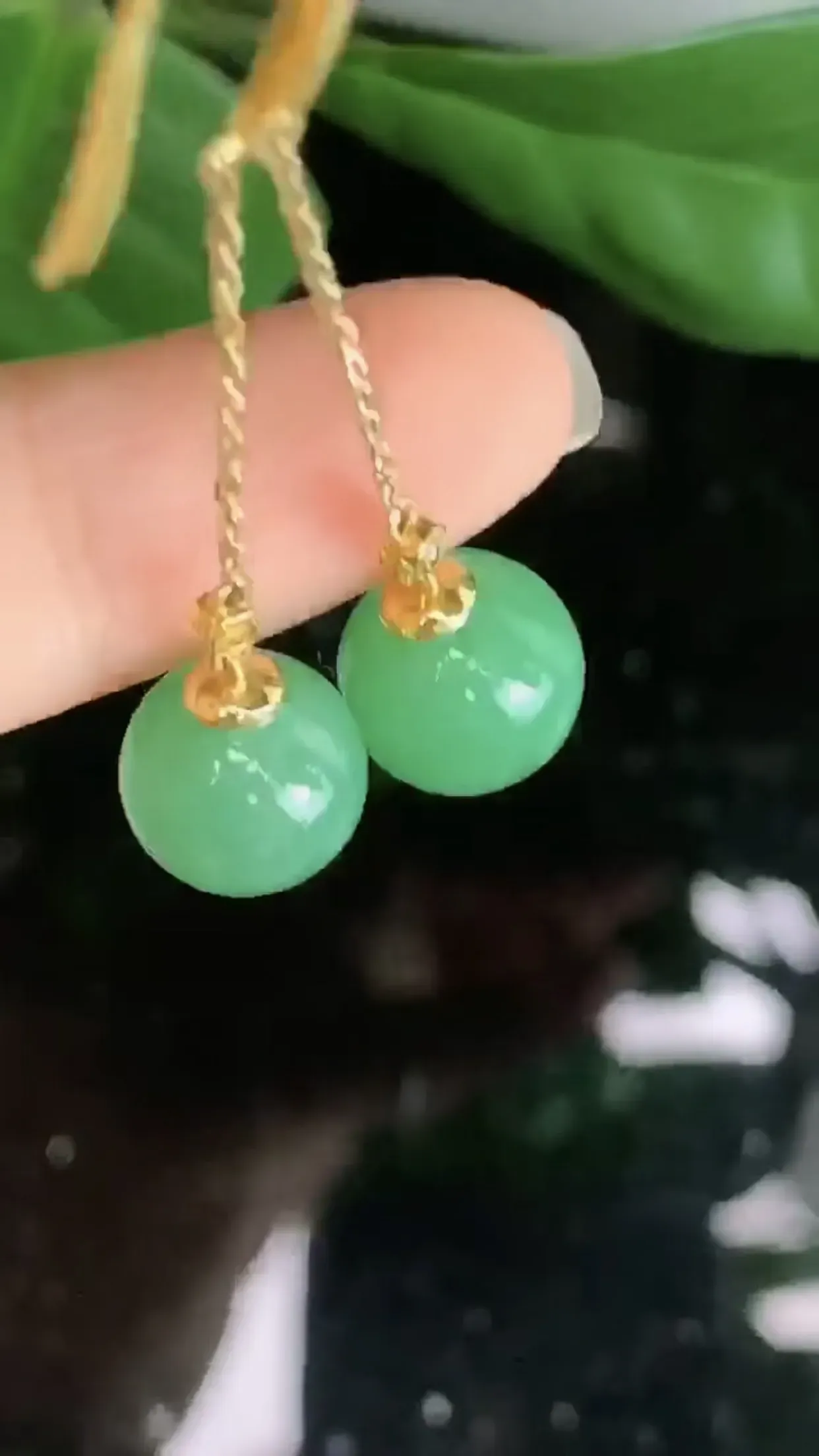 天然A货翡翠18k金冰糯种飘绿胶感圆珠耳坠 裸石取一10mm