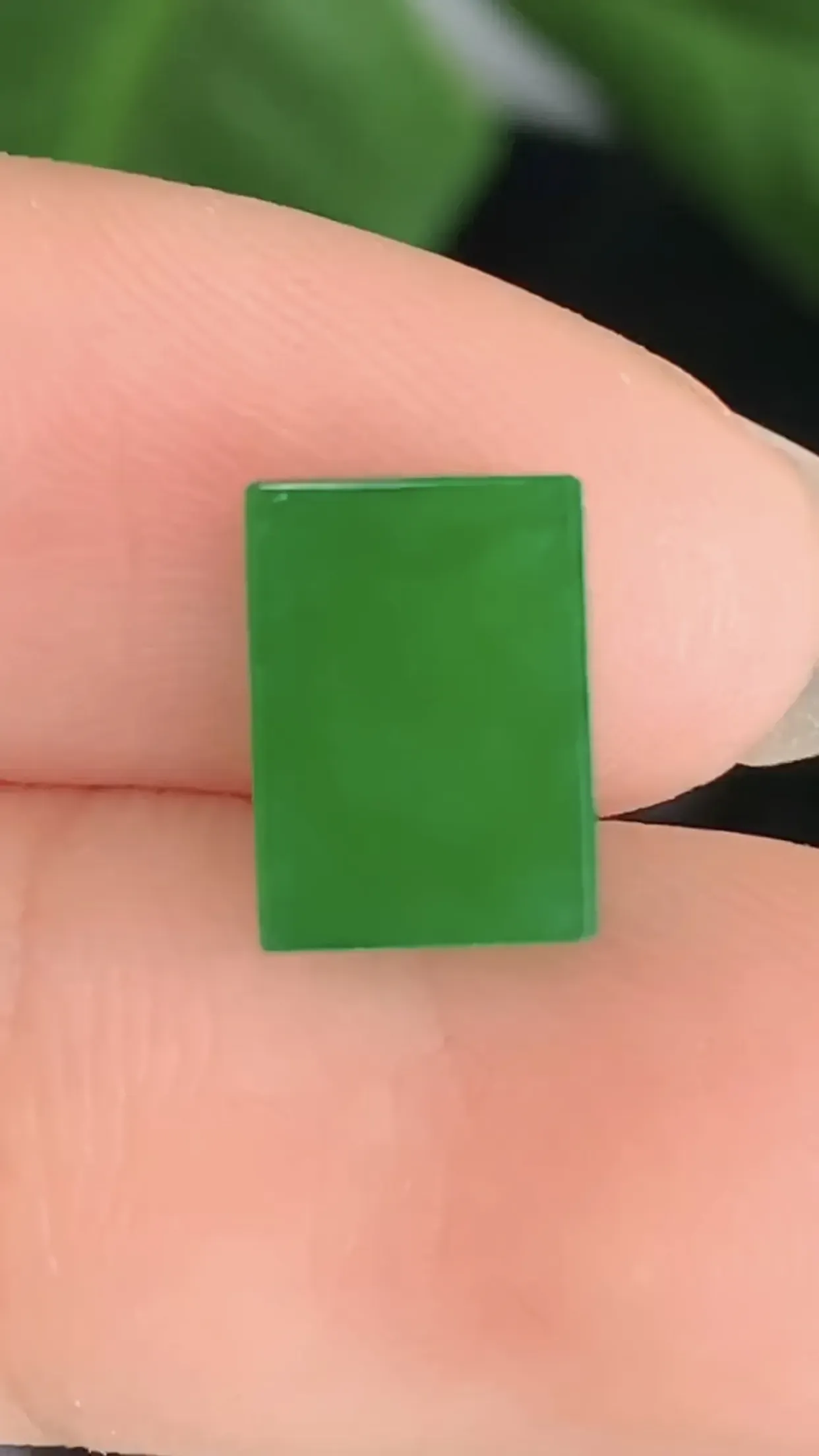 天然A货翡翠冰糯种胶感阳绿方型蛋面裸石 尺寸10-7-4.6mm