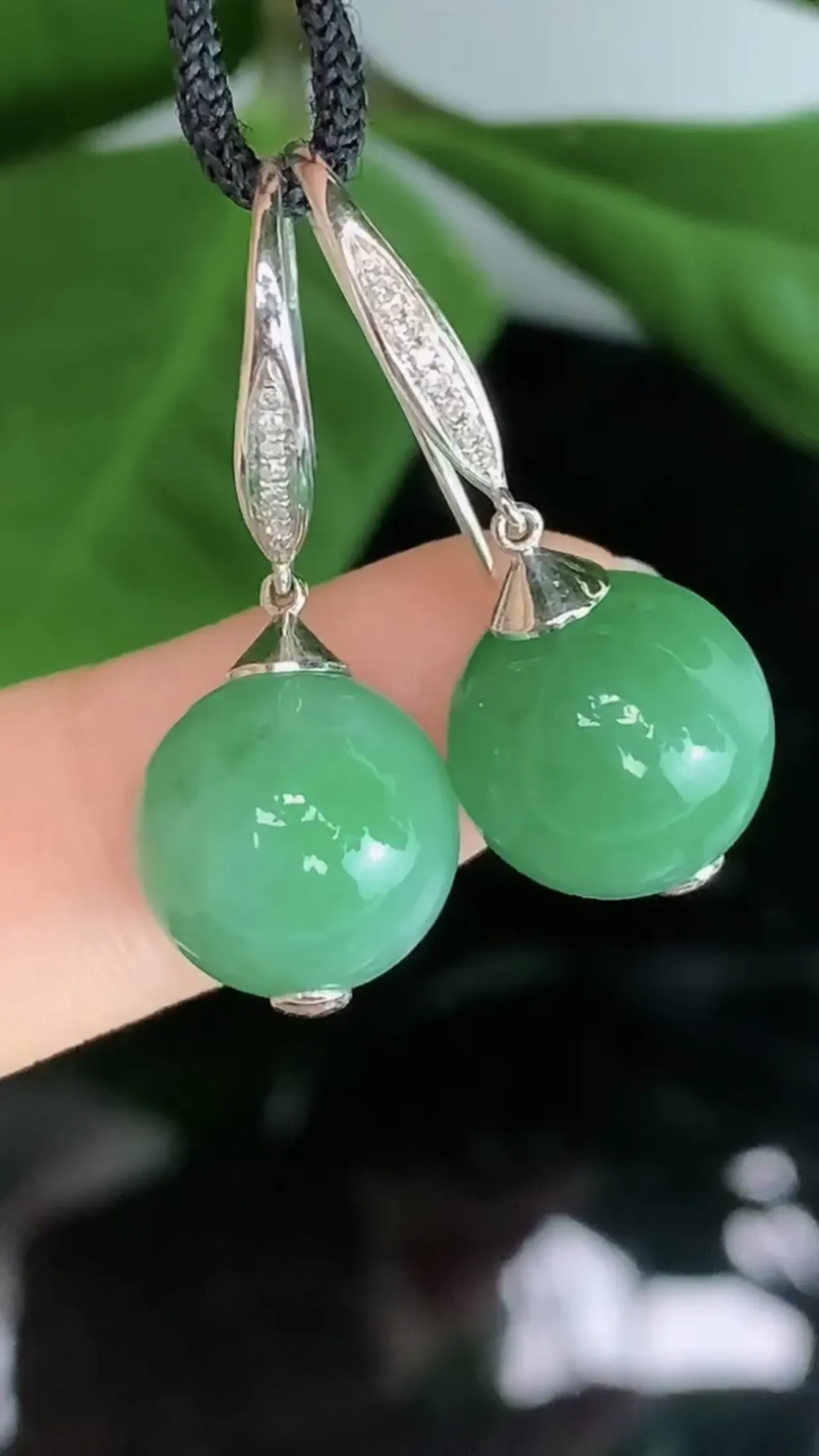 天然A货翡翠18k金冰糯种满绿胶感圆珠耳坠 裸石取一11.8mm