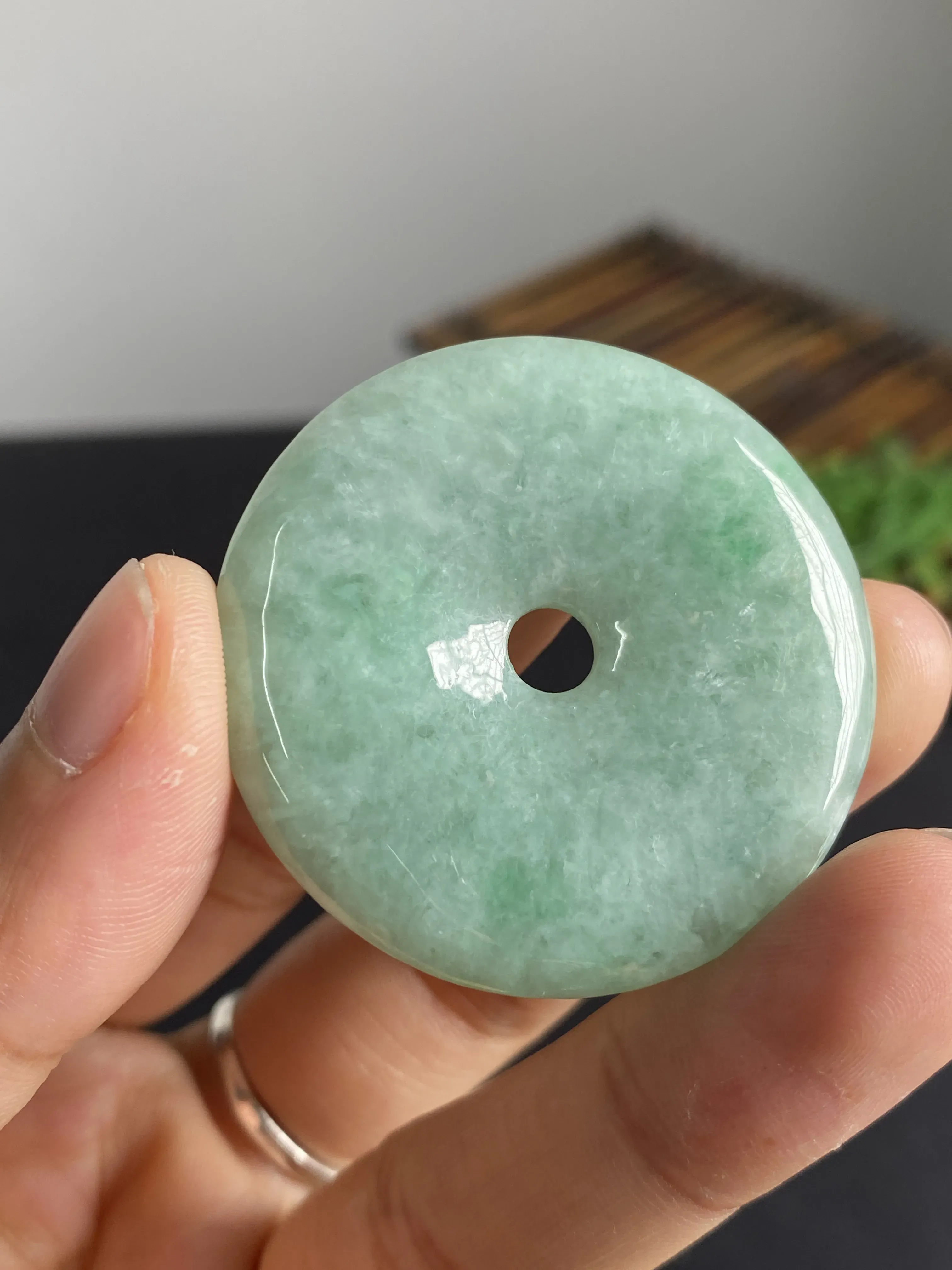 翡翠平安扣吊坠