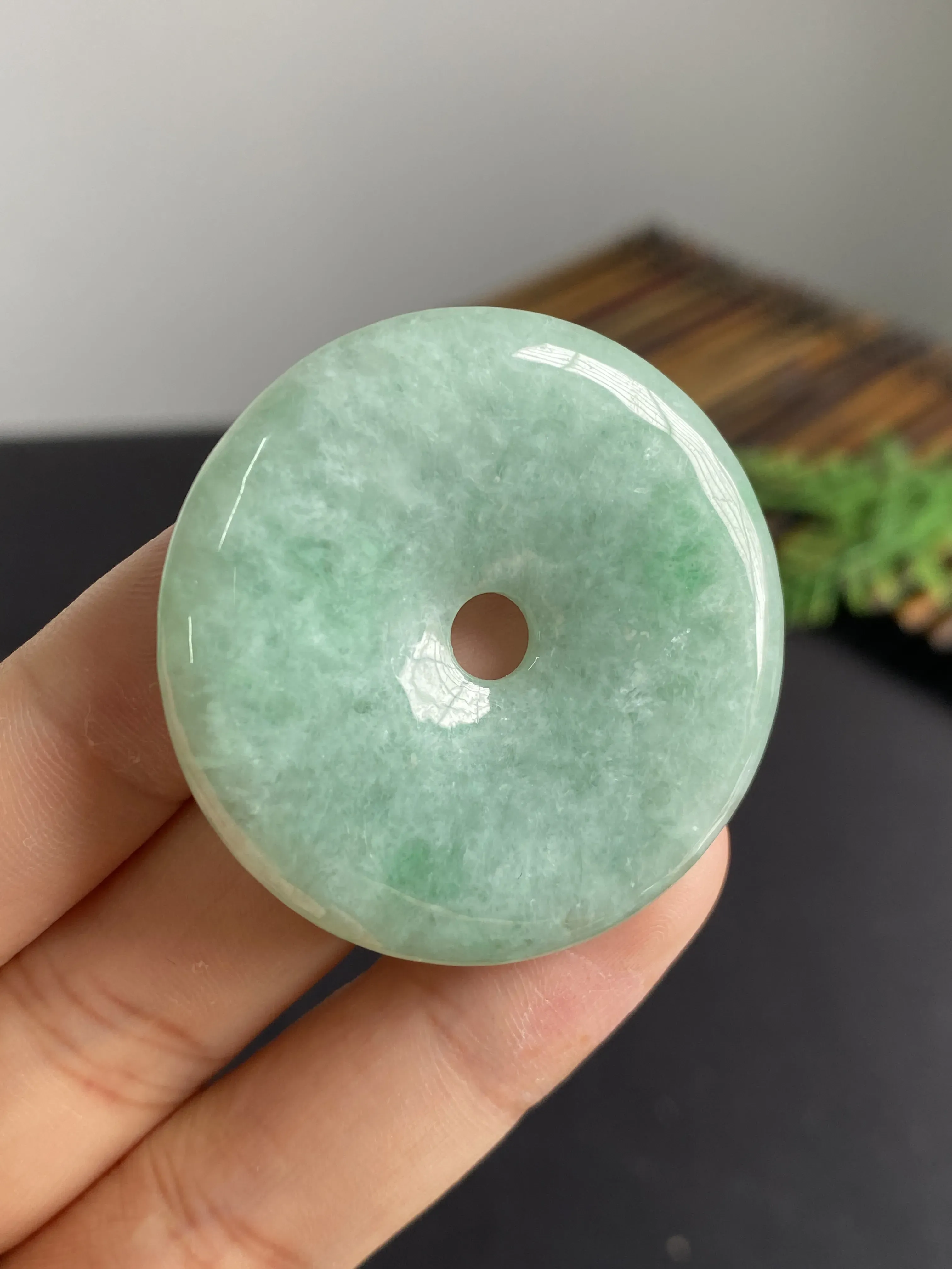 翡翠平安扣吊坠