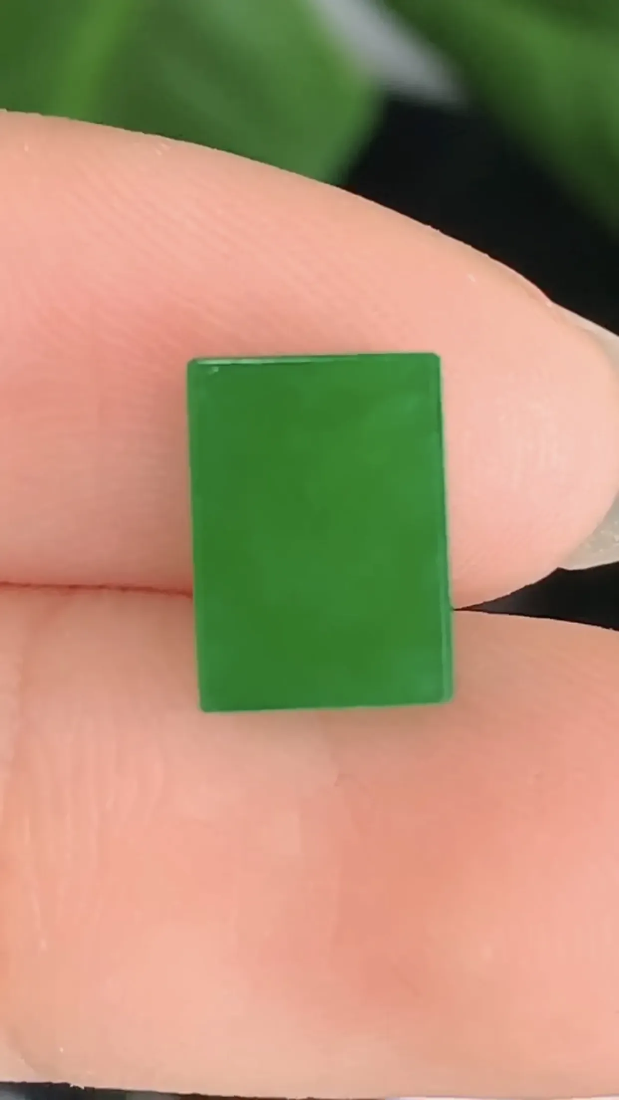 天然A货翡翠冰糯种胶感阳绿方型蛋面裸石 尺寸10-7-4.6mm
