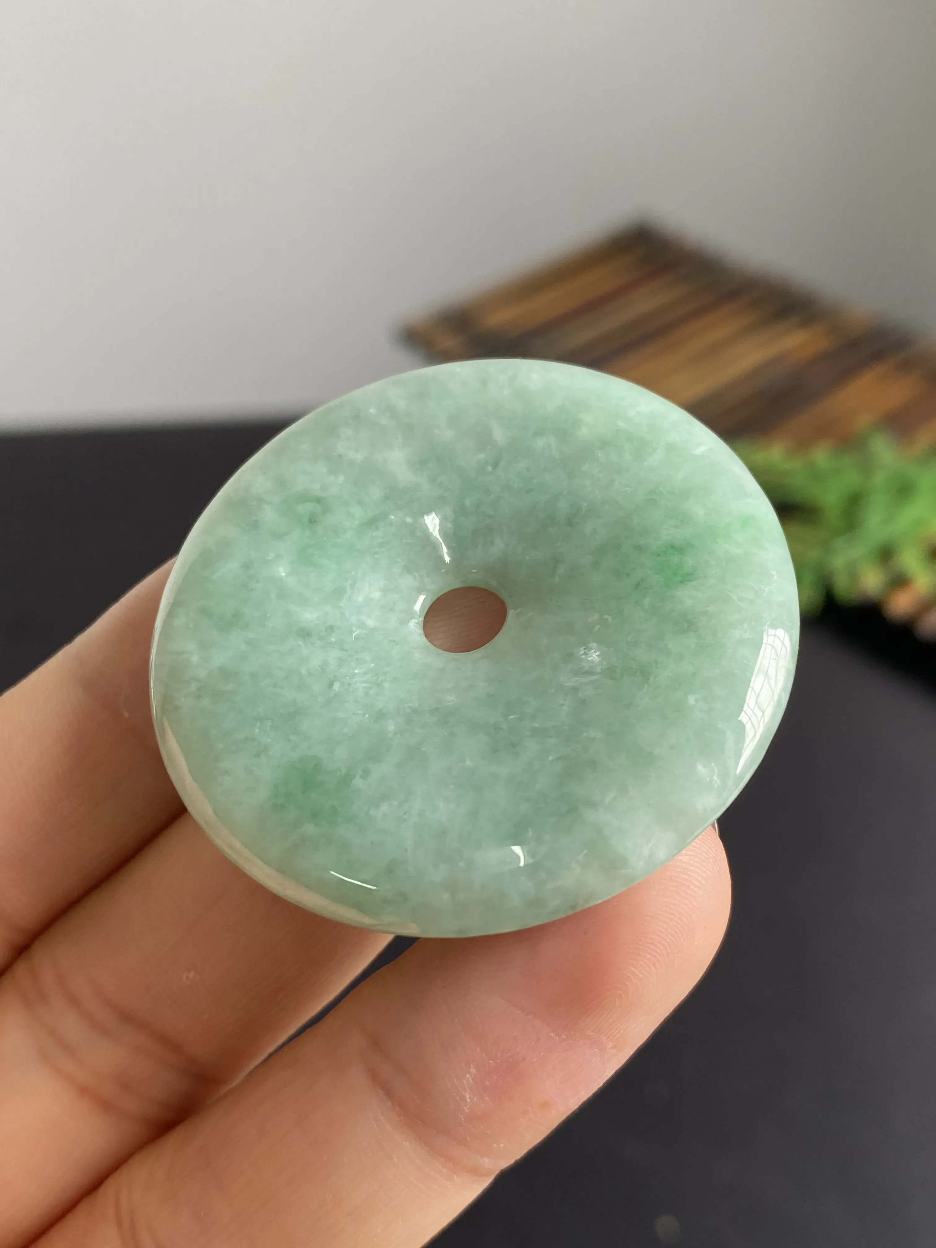 翡翠平安扣吊坠
