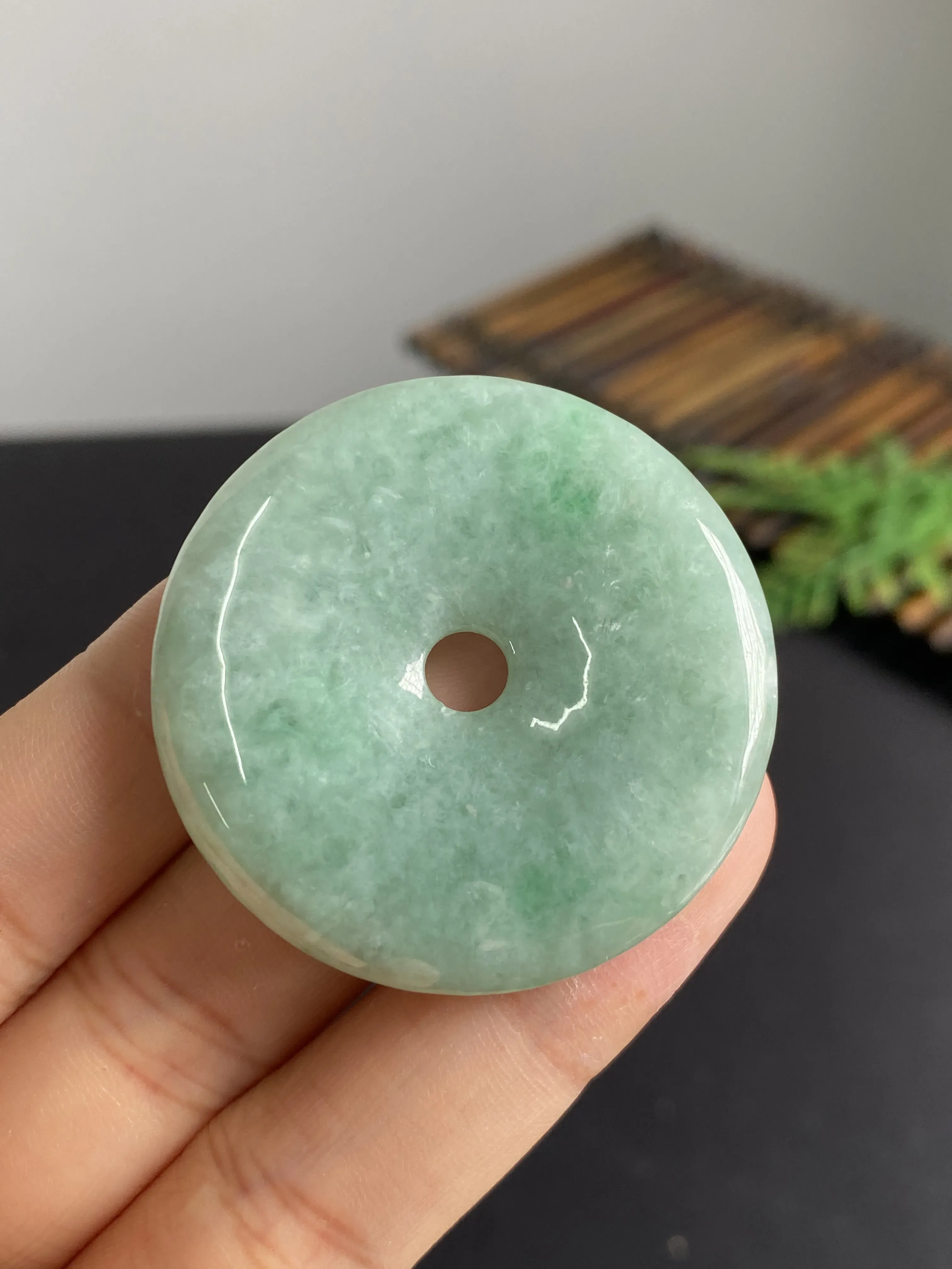翡翠平安扣吊坠