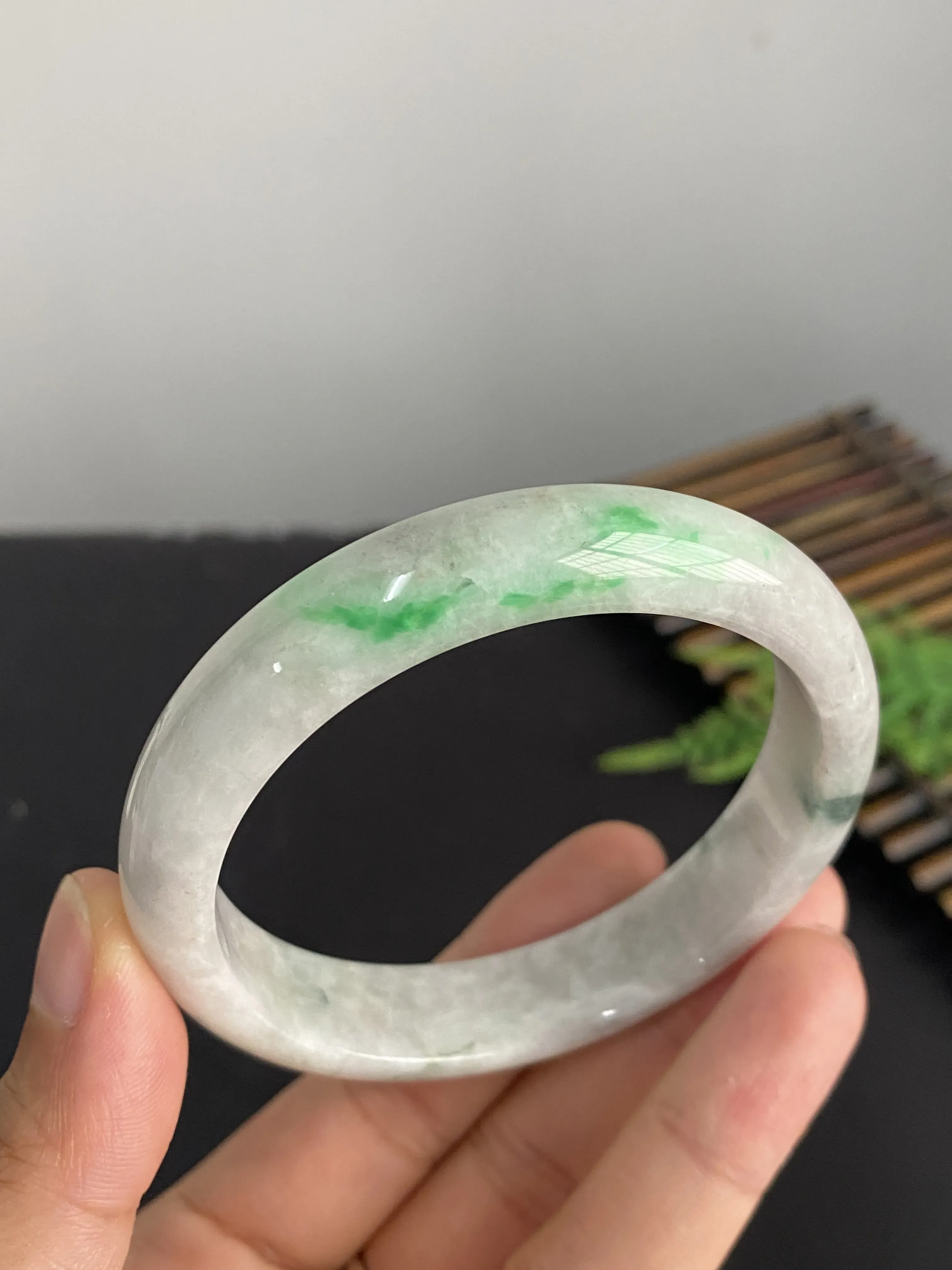 翡翠手镯，圈口58.8mm
