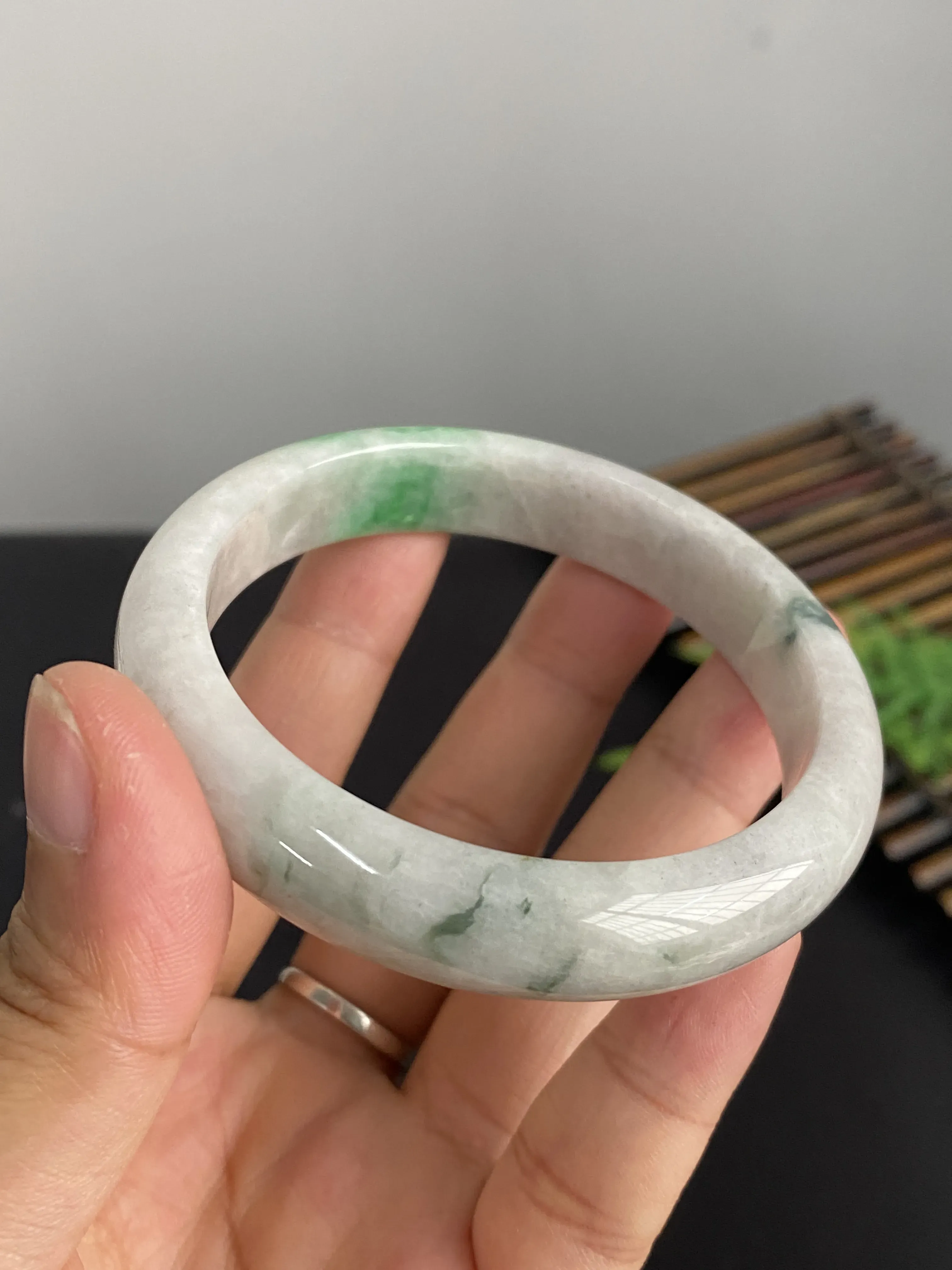 翡翠手镯，圈口58.8mm