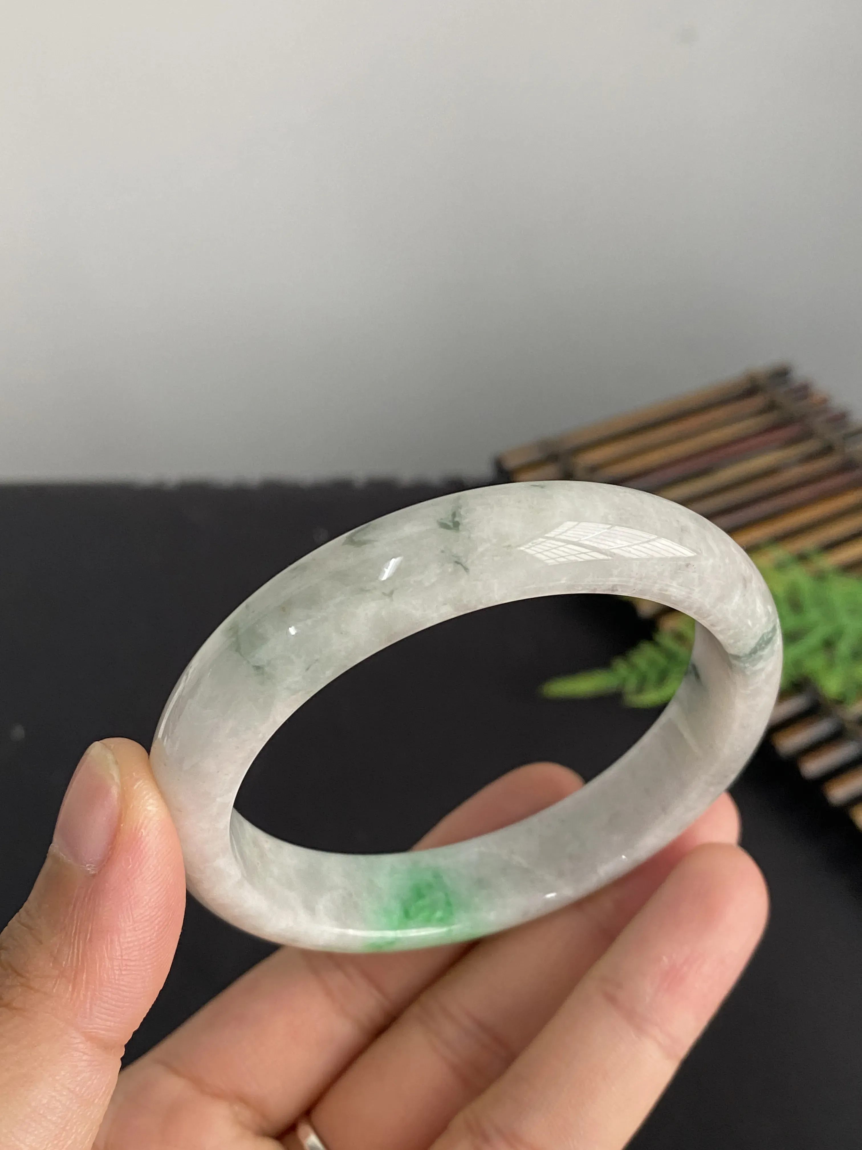 翡翠手镯，圈口58.8mm
