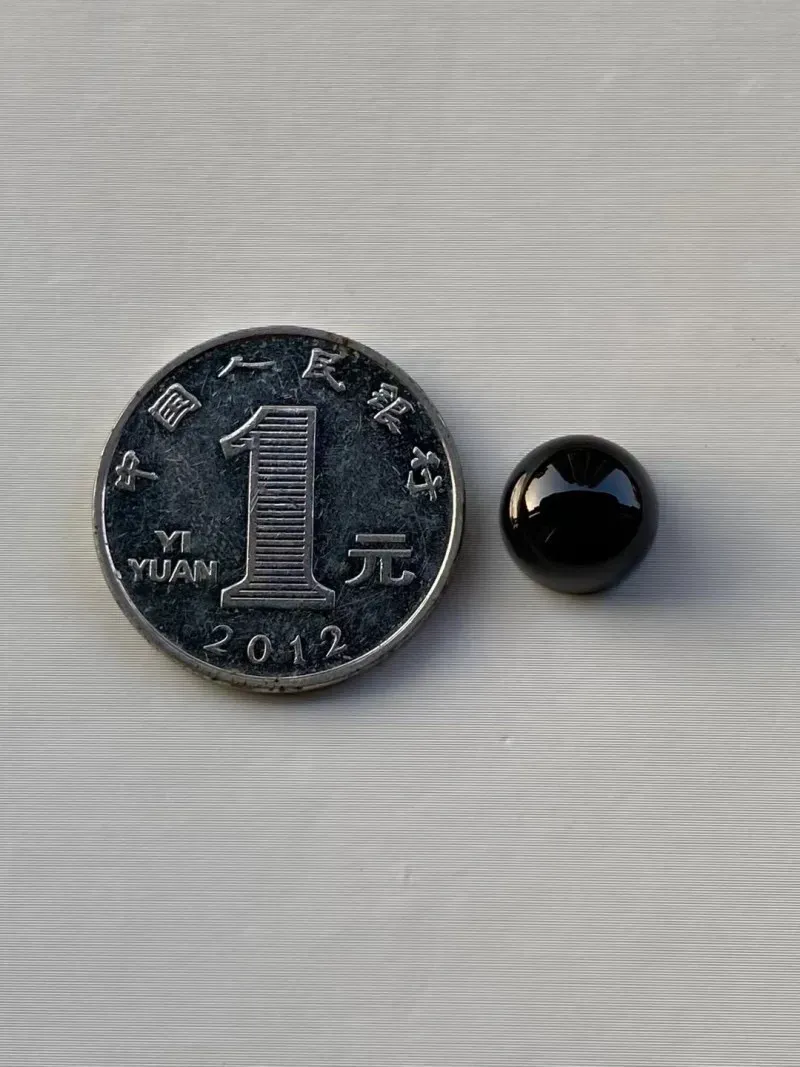 墨翠【蛋面】细腻干净，黑度极黑，性价比高，雕工精湛，打灯透绿 ，镶嵌效果倍增