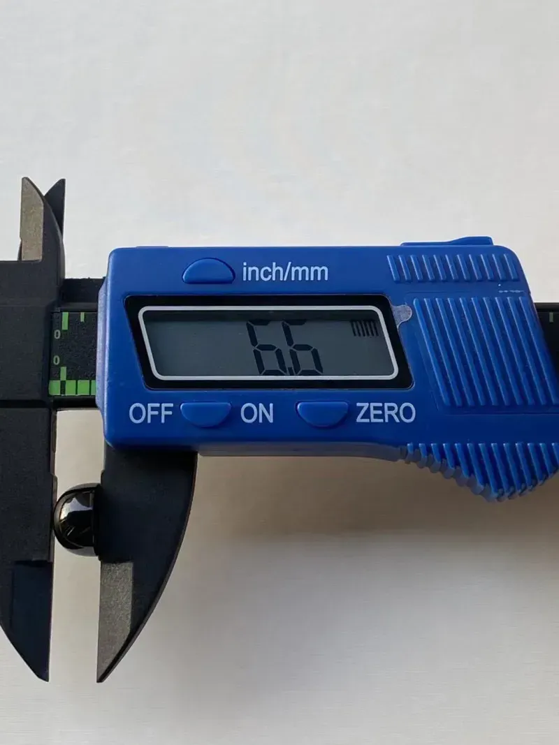 墨翠【蛋面】细腻干净，黑度极黑，性价比高，雕工精湛，打灯透绿 ，镶嵌效果倍增