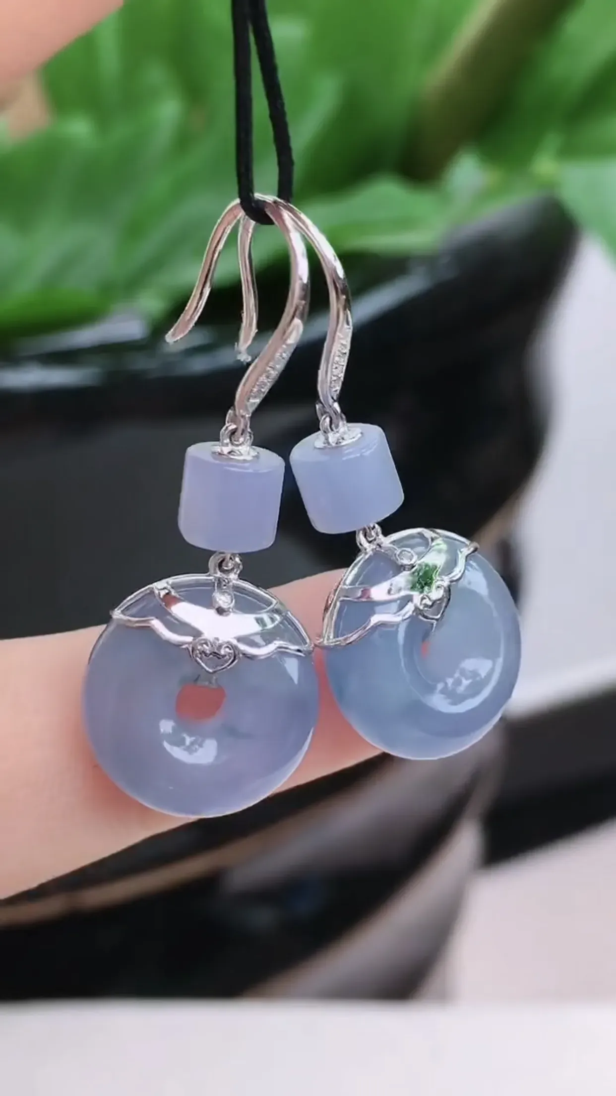 老坑种起胶紫罗兰平安扣耳钩 尺寸： 13.1×5.6mm