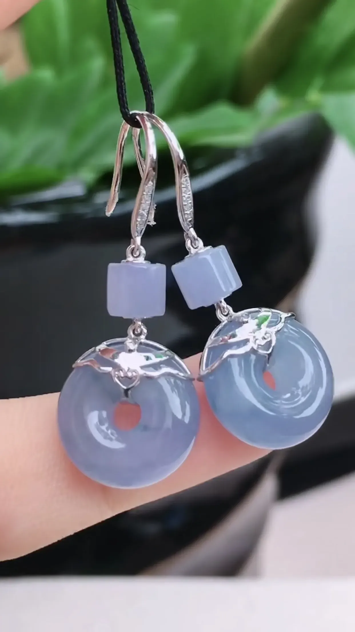 老坑种起胶紫罗兰平安扣耳钩 尺寸： 13.1×5.6mm