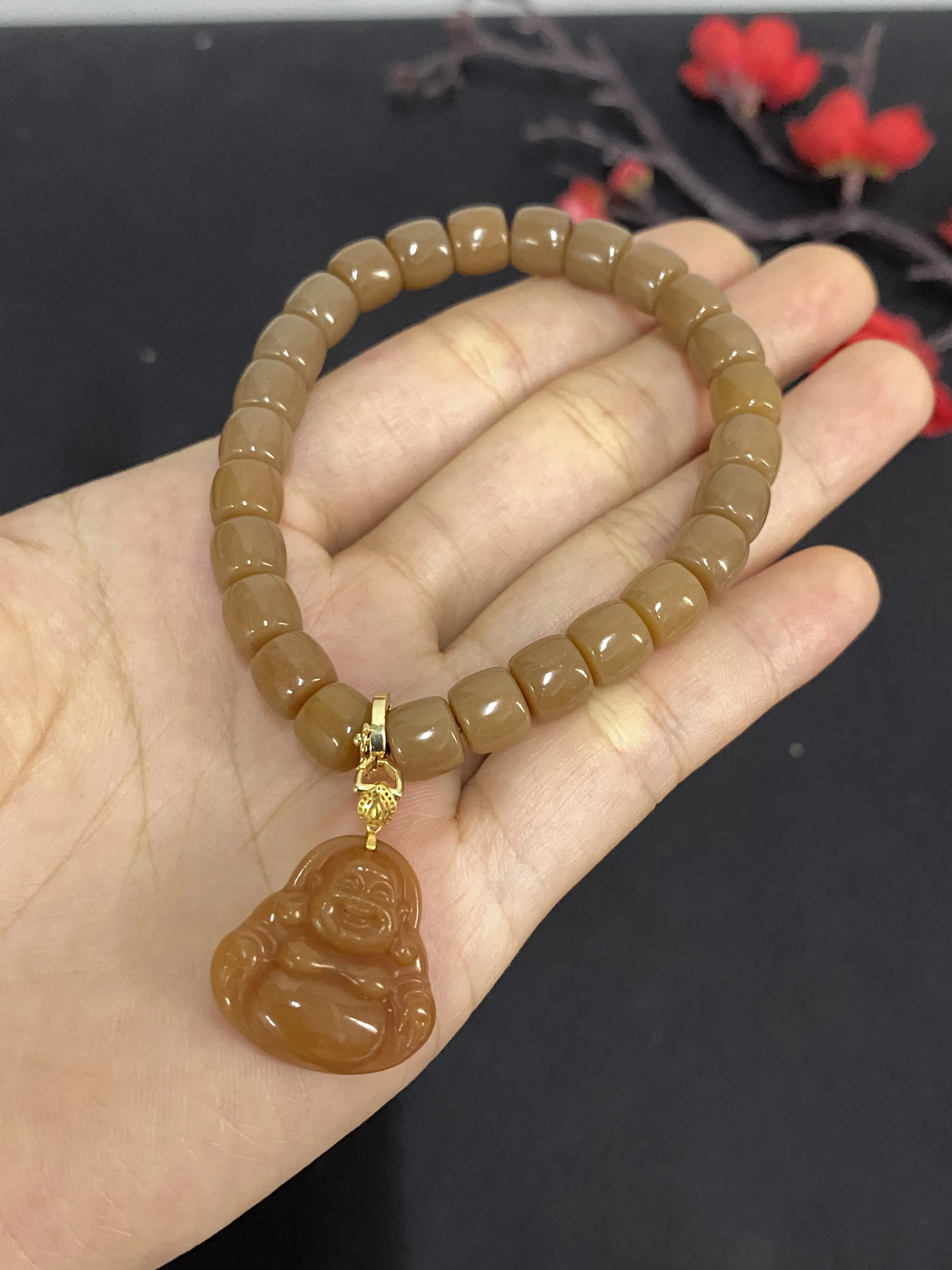新疆全塘手串吊坠套装，佛公搭配18K金扣头，净度纯，色系纯正，万扣可任意搭配穿戴，市场上已不多见此种品质，喜欢特色款不容错过