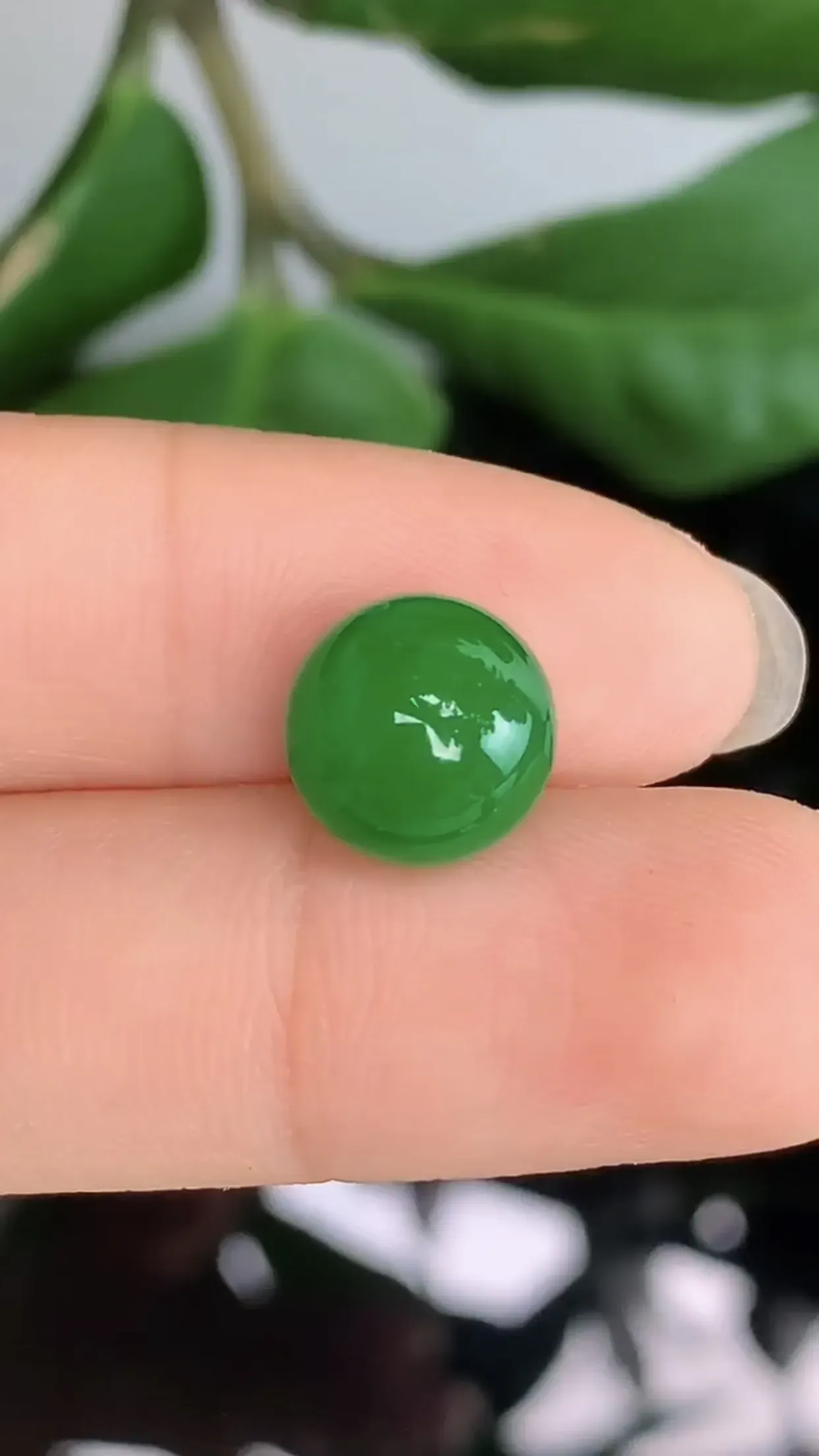 天然A货翡翠冰糯种阳绿全胶感圆珠玉坠 尺寸10mm