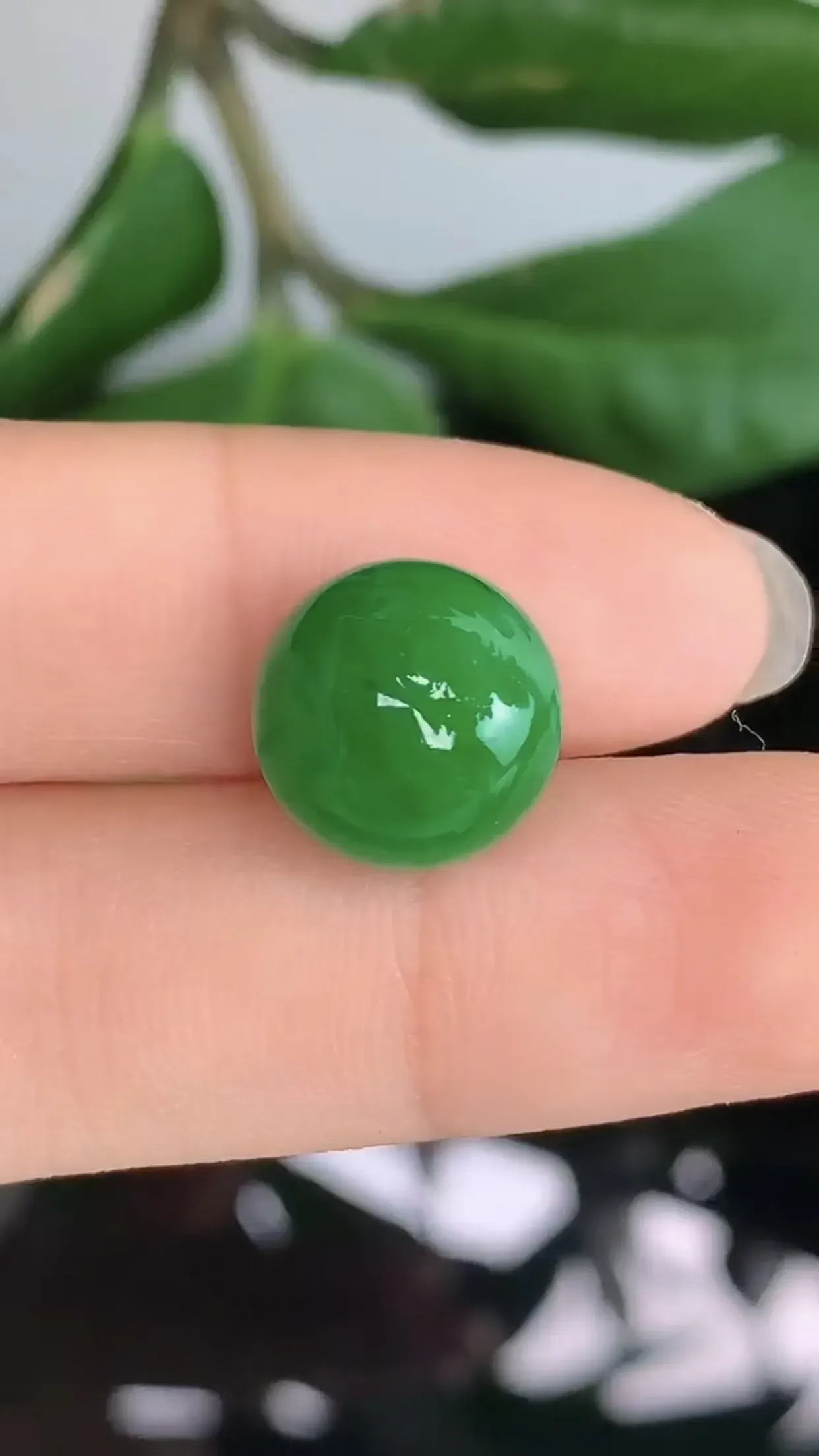 天然A货翡翠冰糯种飘阳绿全胶感圆珠玉坠 尺寸12.3mm