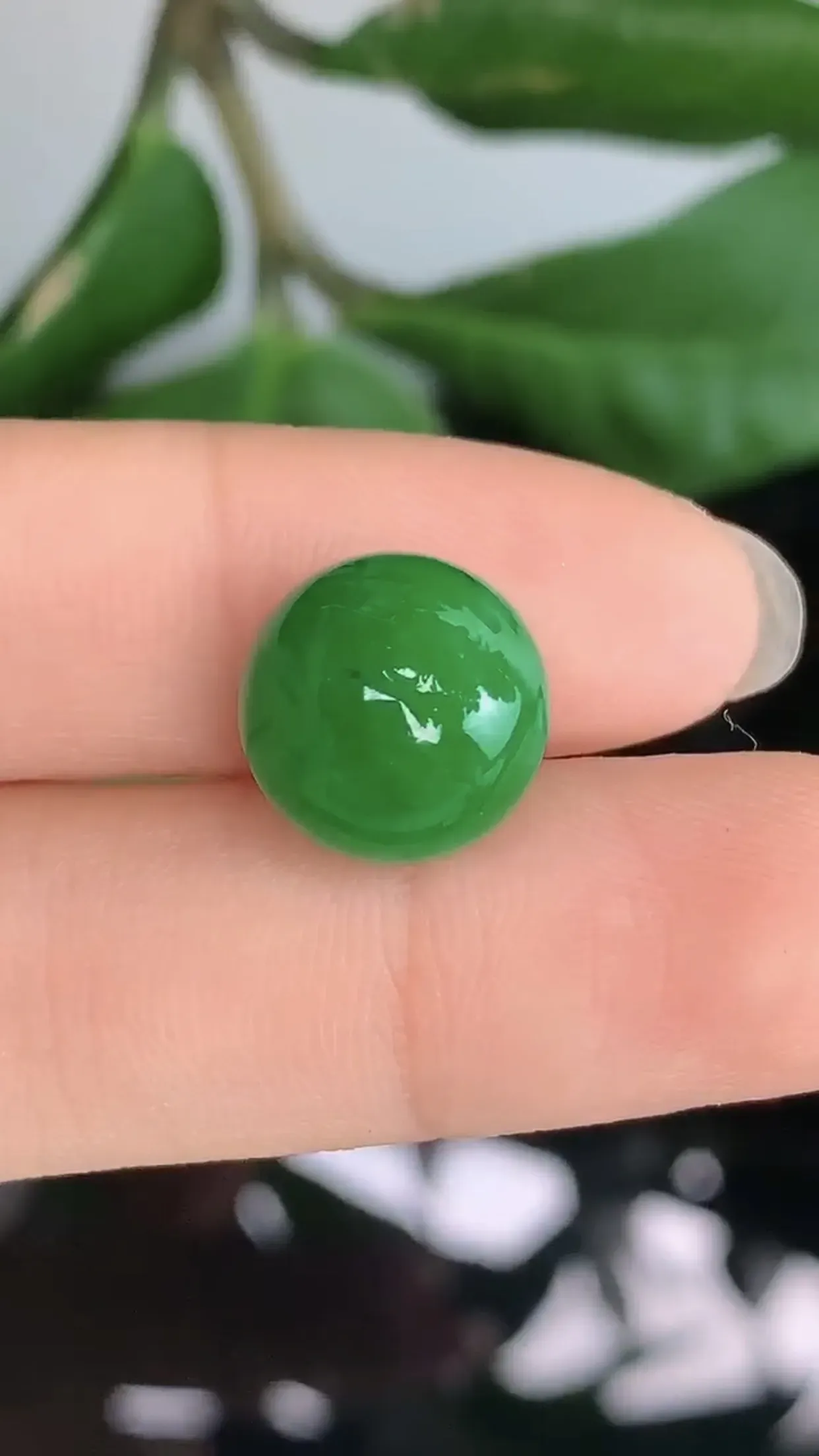 天然A货翡翠冰糯种飘阳绿全胶感圆珠玉坠 尺寸12.3mm