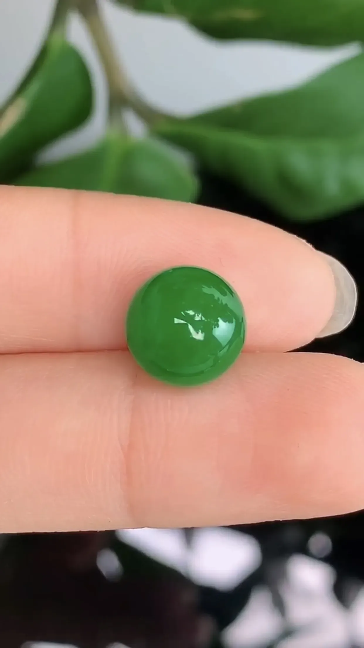 天然A货翡翠冰糯种阳绿全胶感圆珠玉坠 尺寸10mm