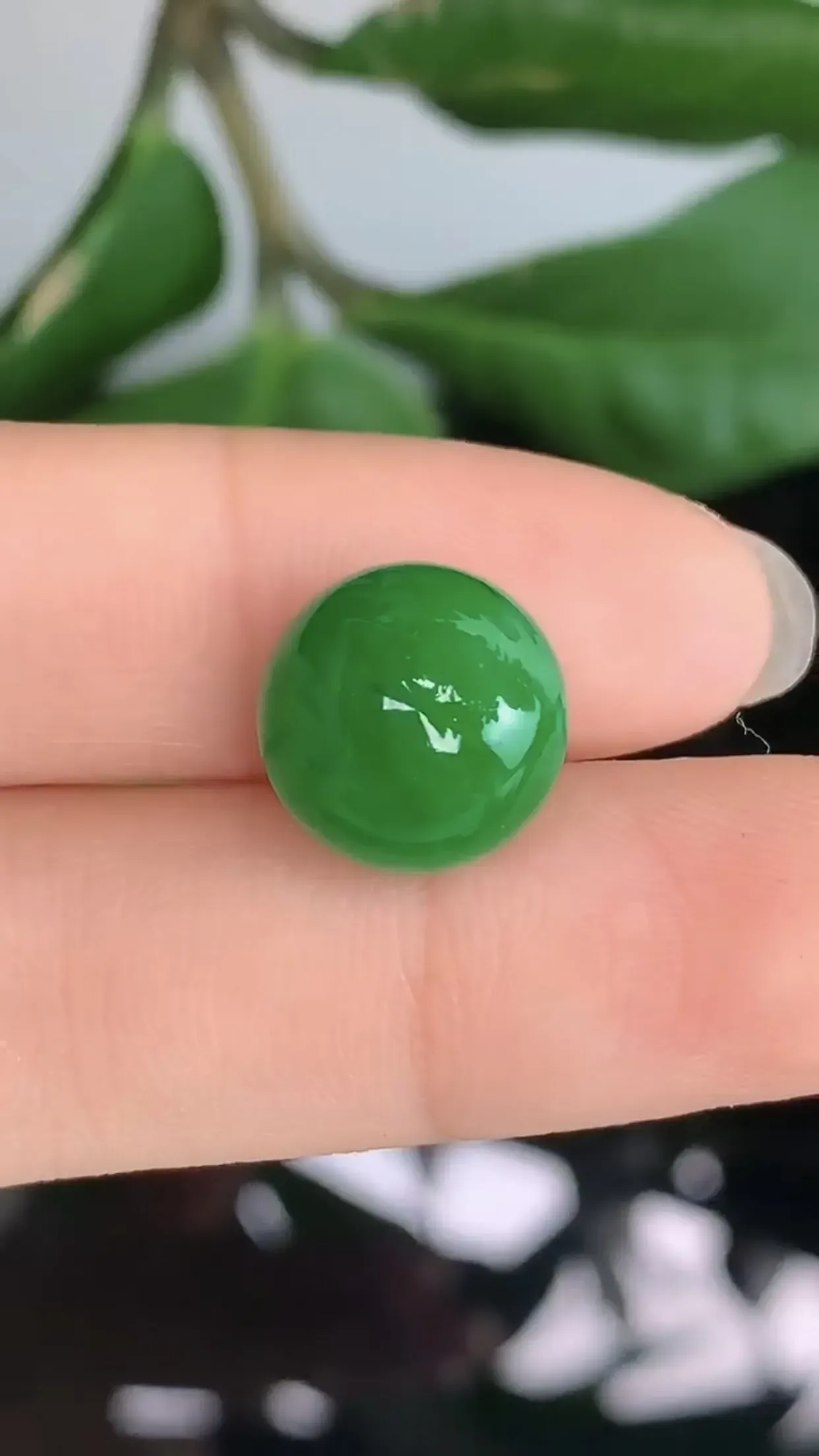 天然A货翡翠冰糯种飘阳绿全胶感圆珠玉坠 尺寸12.3mm