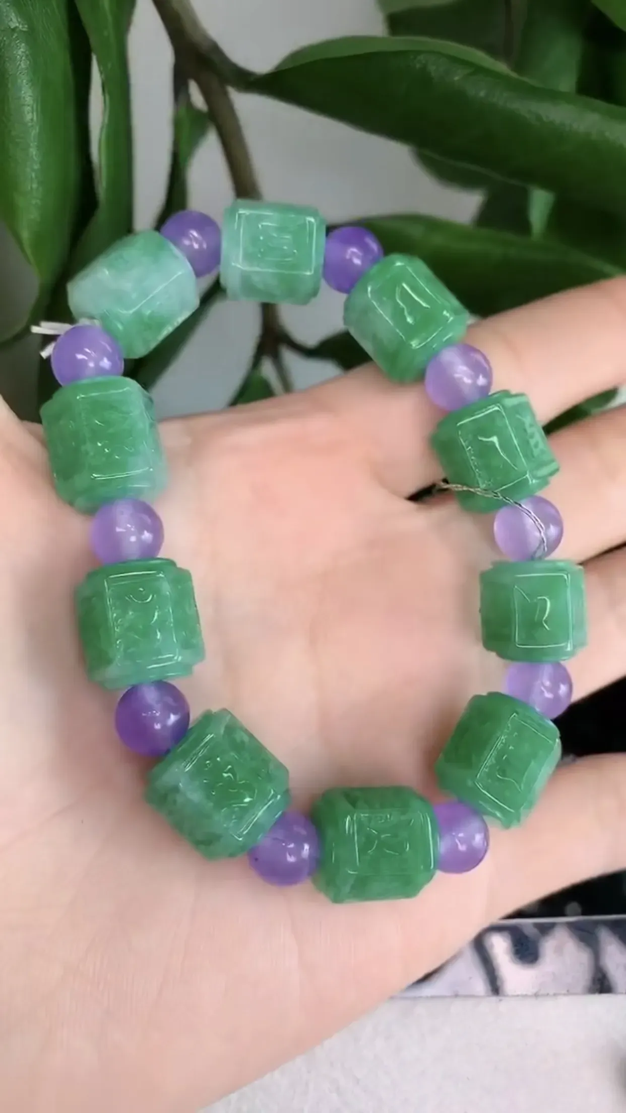 天然A货翡翠冰糯种飘绿胶感六字箴言路路通手串手链 尺寸取一13.5-12mm