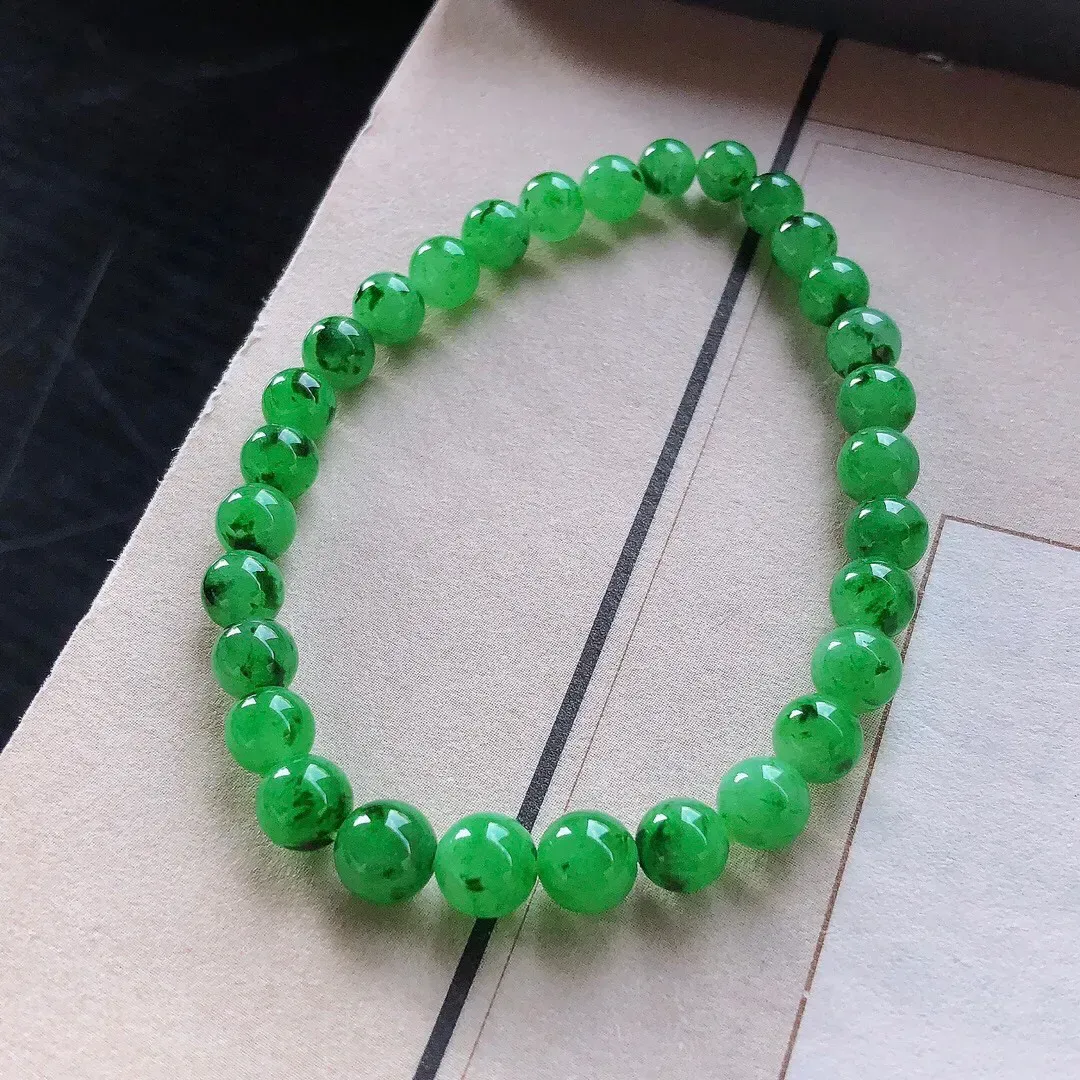 【宝贝】天然翡翠冰润阳绿圆珠手串
【尺寸】直径4.8-5.7（㎜）30颗
【描述】冰糯种，阳绿，色泽