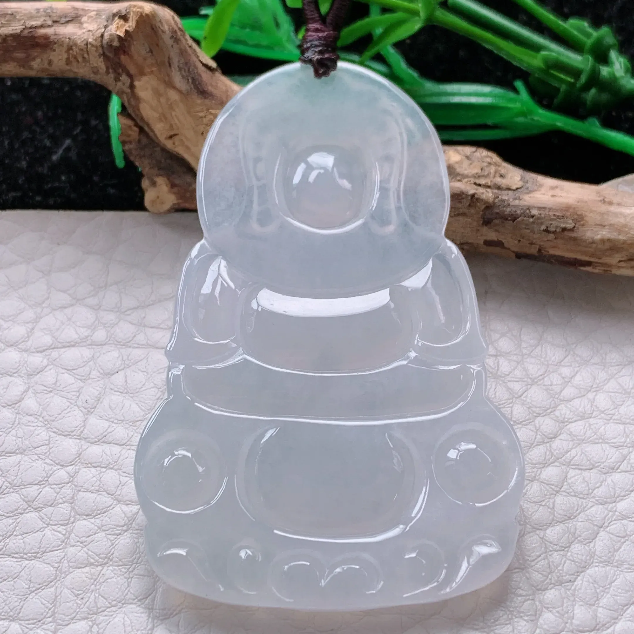 自然光实拍！冰糯水润白净大观音吊坠，正装观音，种老水足  玉质细腻 雕工精湛 形态端庄大方，厚装大件，佩戴高雅大方！值得拥有！zen 尺寸:64.5*39.8*5.2mm