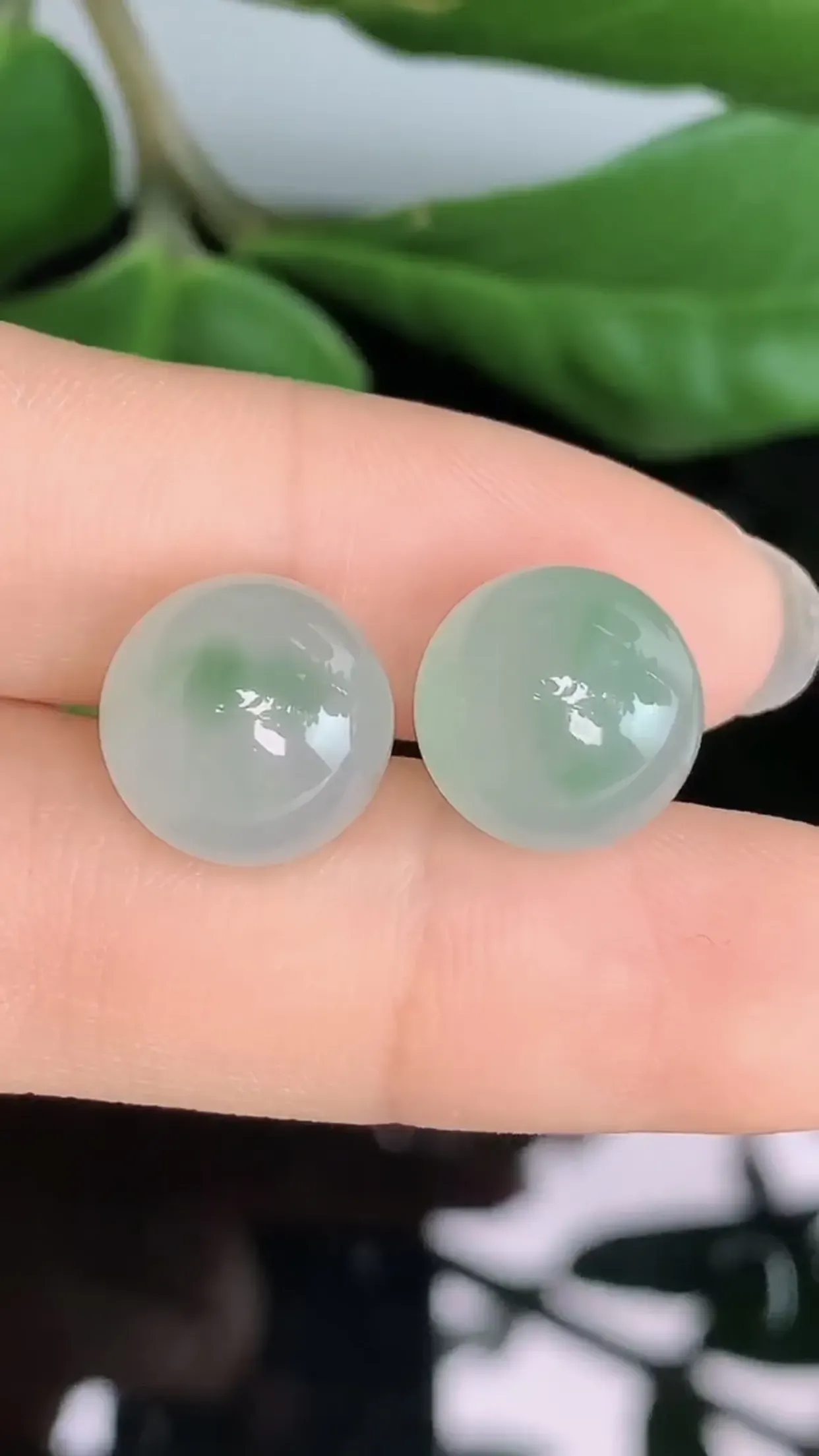 天然A货翡翠冰润浅绿全胶感单珠圆珠一对 尺寸取一12.2mm
