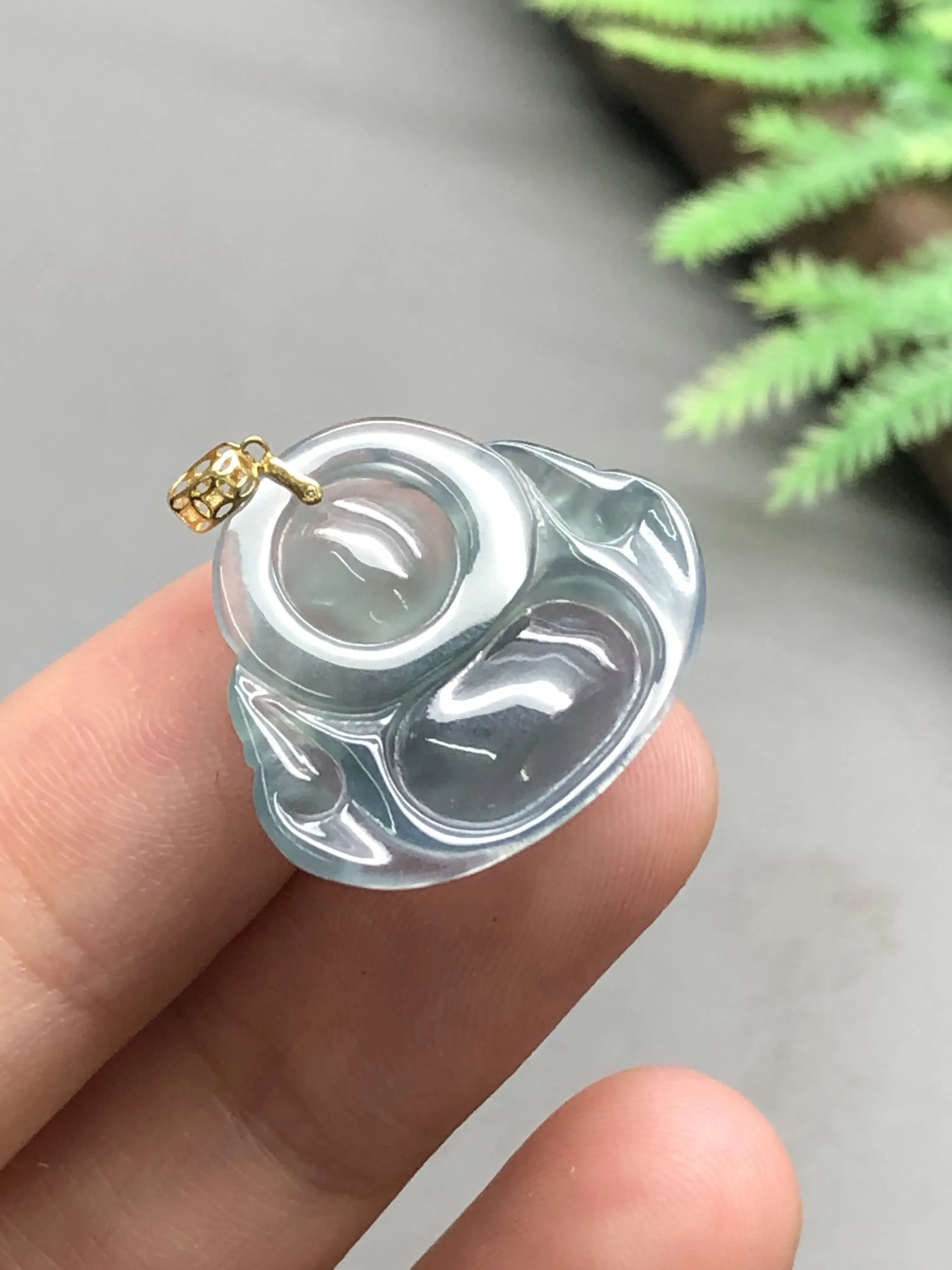 翡翠吊坠，强力推荐，天然A货翡翠，冰透蓝调佛公吊坠。G18K