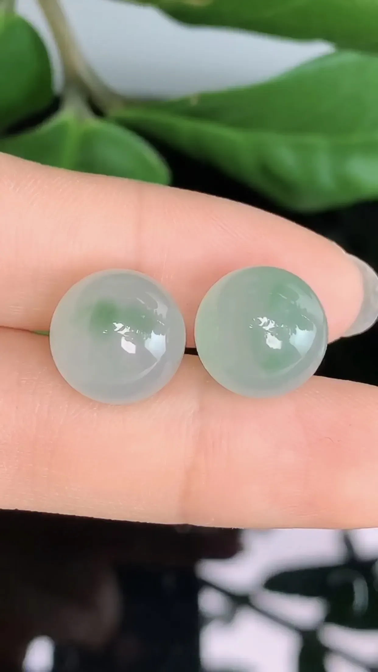 天然A货翡翠冰润浅绿全胶感单珠圆珠一对 尺寸取一12.2mm