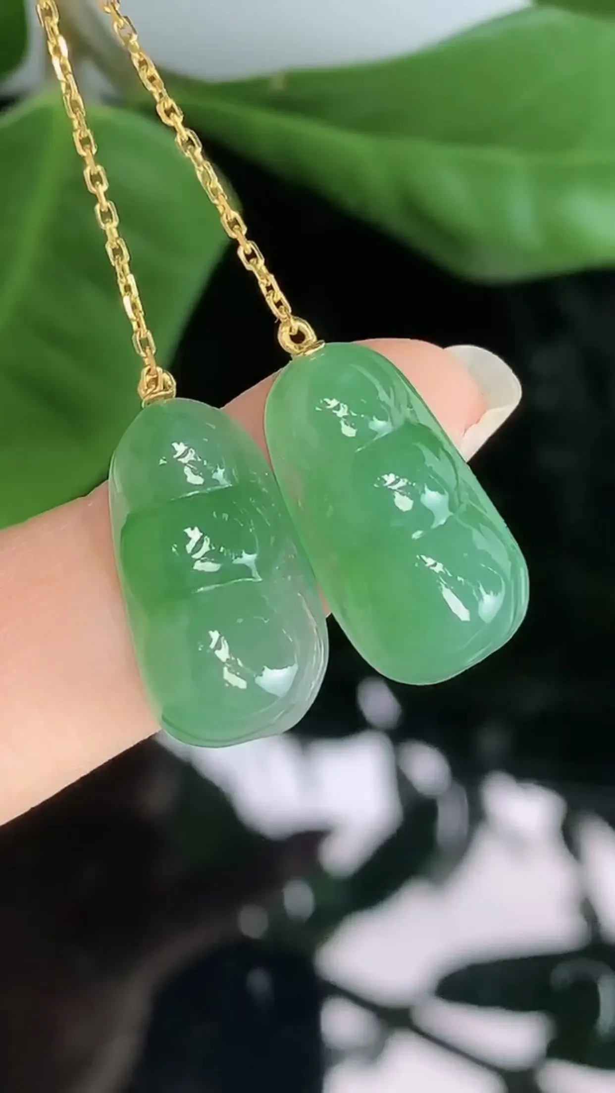 【限时特惠】天然A货翡翠18k金冰润飘绿胶感平安四季豆耳勾一对 裸石取一19.5-10.5-6mm