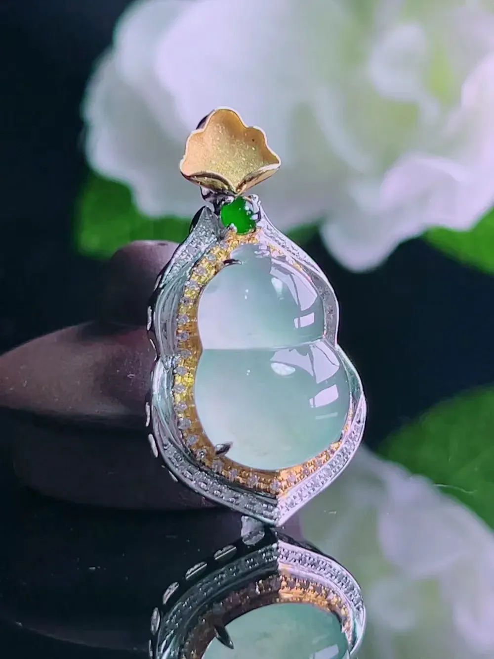 强力推荐，天然A货翡翠，冰种葫芦吊坠，18K金镶嵌，裸石尺寸 16/11/9.4  ，厚度含金，整体尺寸 30/16/9.4