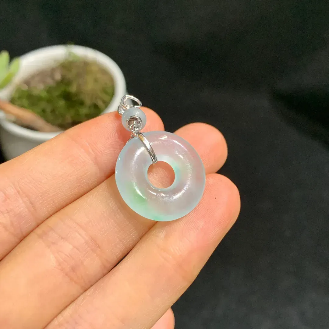高冰种飘绿平安圈吊坠