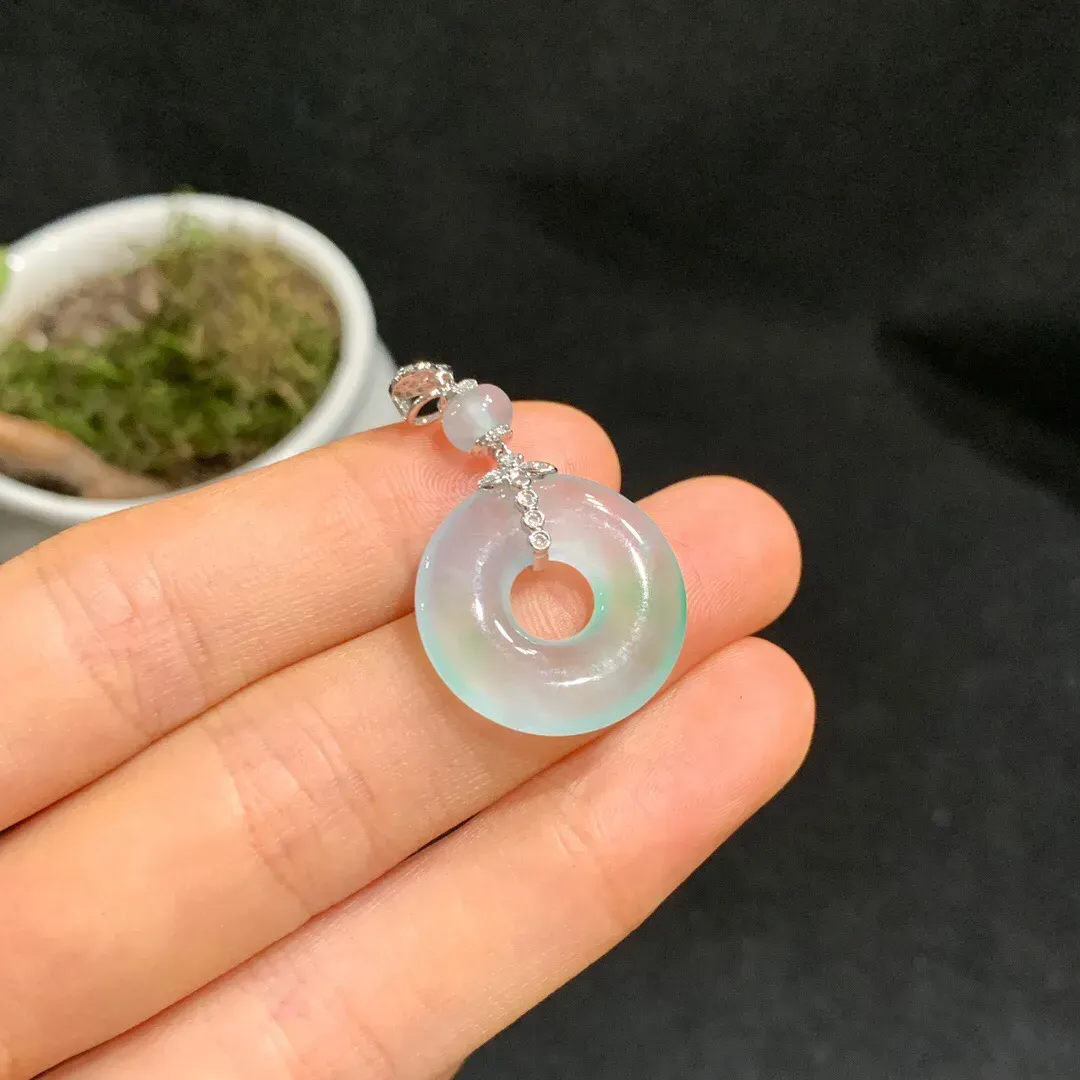 高冰种飘绿平安圈吊坠
