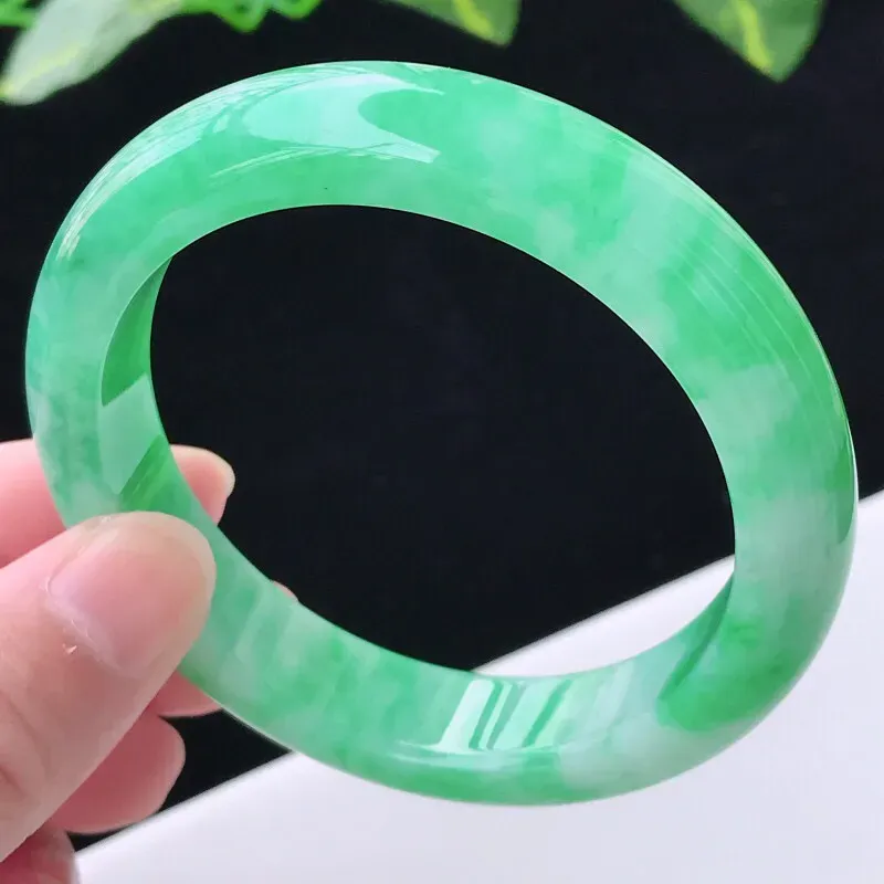 正圈54.6mm 老坑a货翡翠阳绿精美正圈翡翠手镯 圈口54.6/12.5/8.5 种老水足 上手漂亮