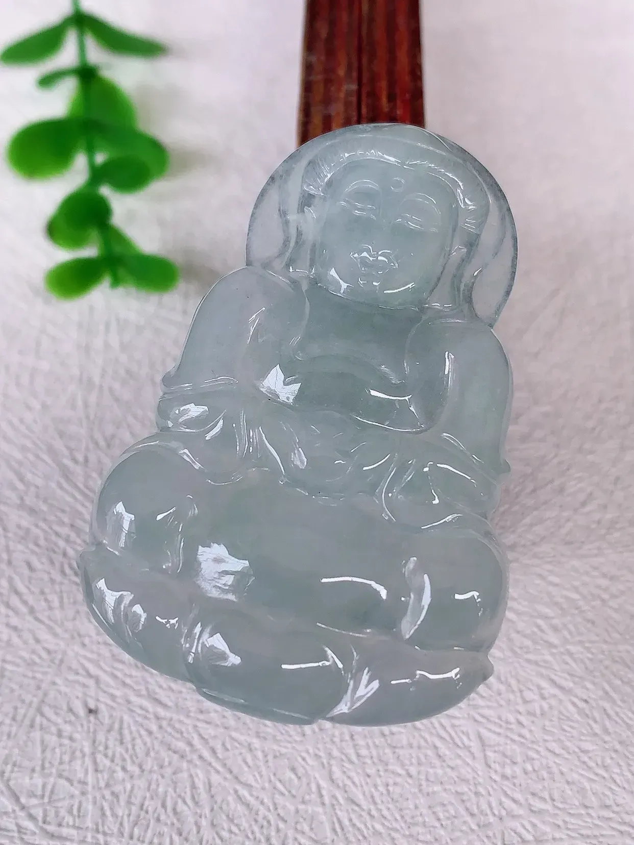 自然光实拍，冰胶观音吊坠，赐福翡翠观音，冰透，观音庇佑守护 ，送礼或自留佳选！#39.21
