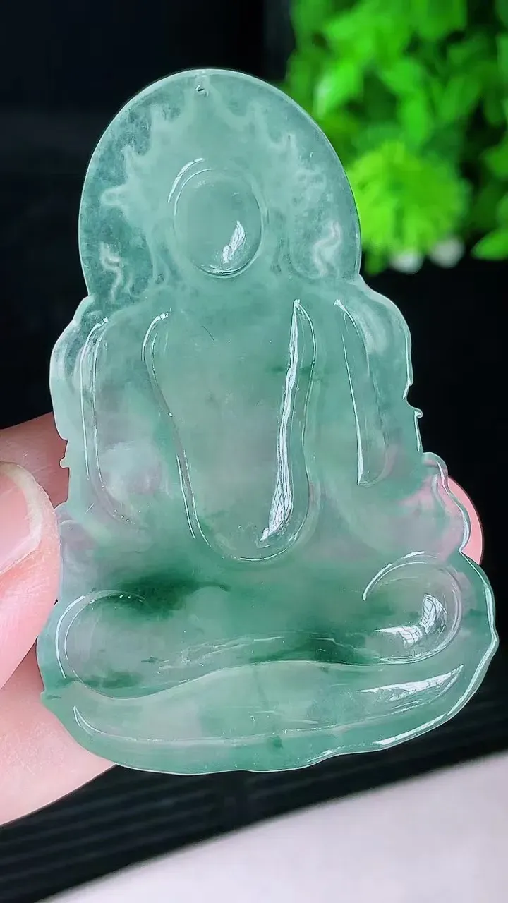 冰飘花度母
尺寸65.7/41.4/6mm，H31gdl（纯自然光实拍）