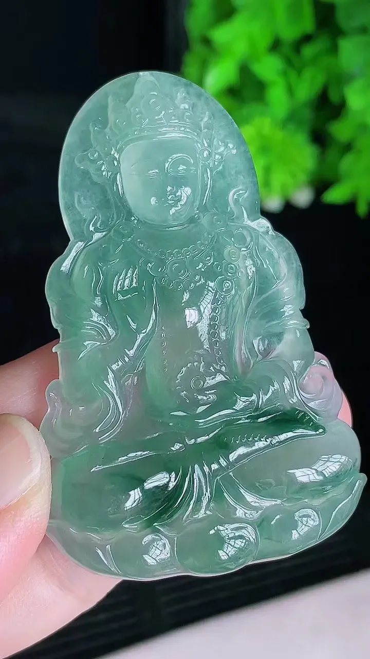 冰飘花度母
尺寸65.7/41.4/6mm，H31gdl（纯自然光实拍）