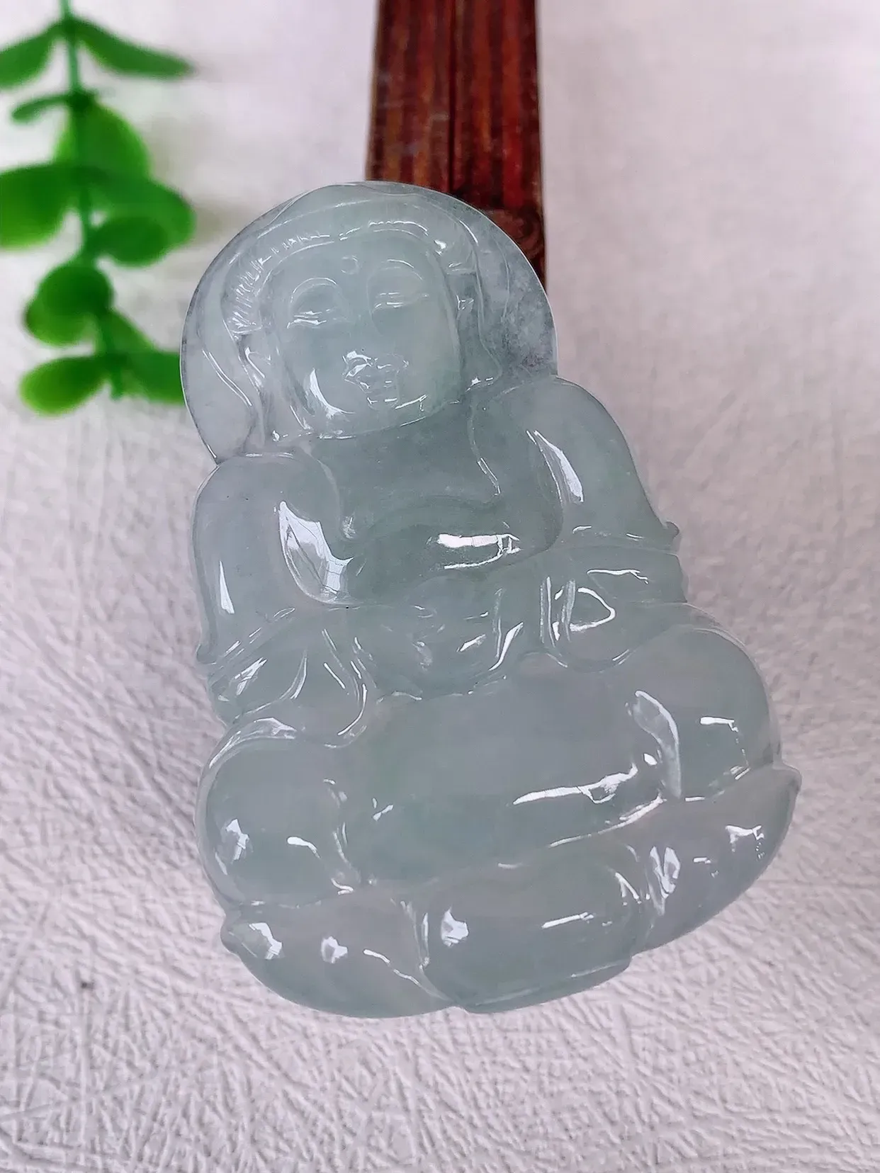 自然光实拍，冰胶观音吊坠，赐福翡翠观音，冰透，观音庇佑守护 ，送礼或自留佳选！#39.21