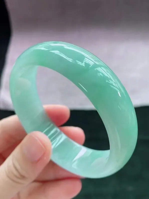 【限时特惠】强力推荐，天然A货翡翠，冰种底色正圈翡翠手镯，尺寸56.8/17/6.8