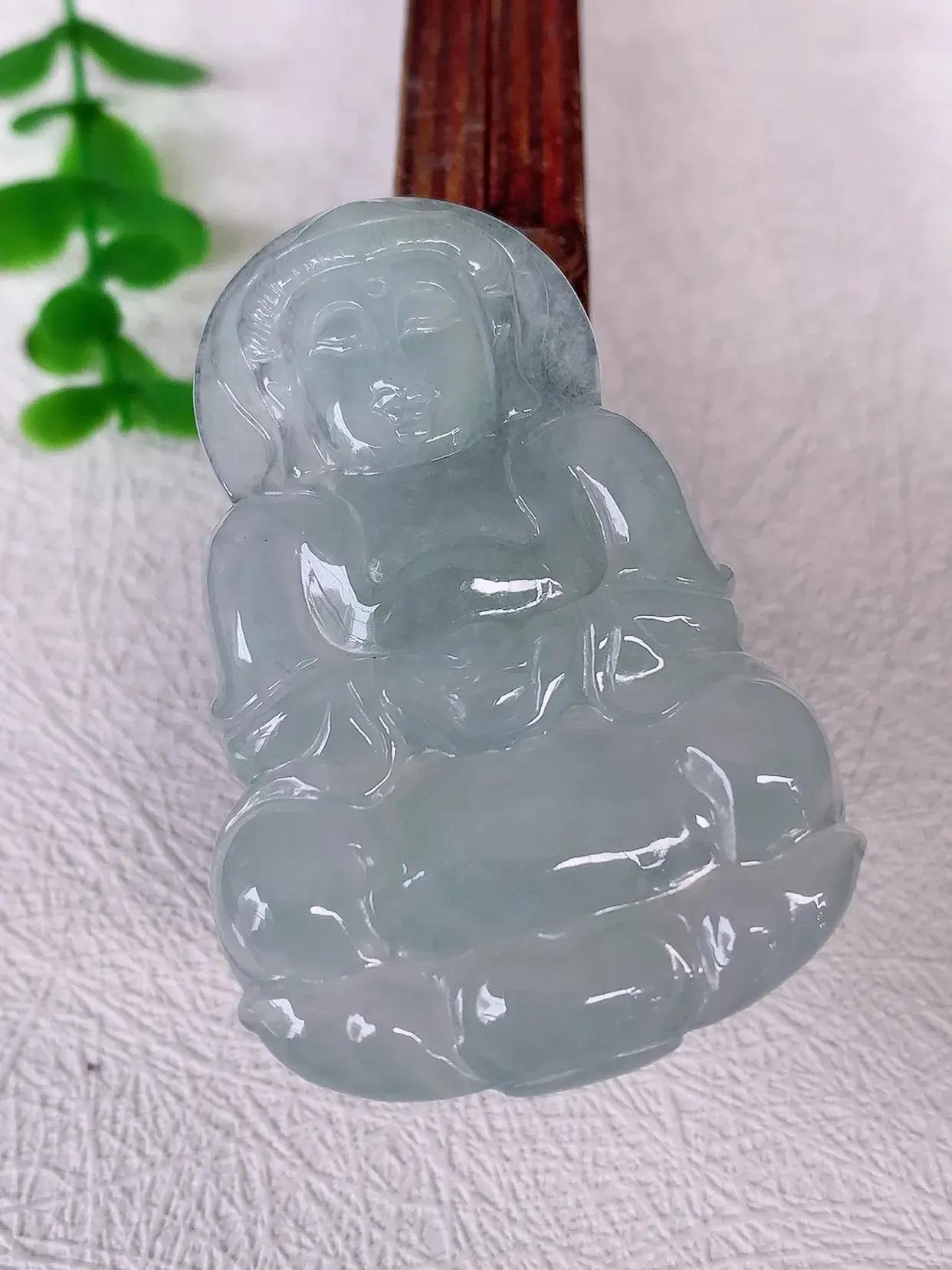 自然光实拍，冰胶观音吊坠，赐福翡翠观音，冰透，观音庇佑守护 ，送礼或自留佳选！#39.21