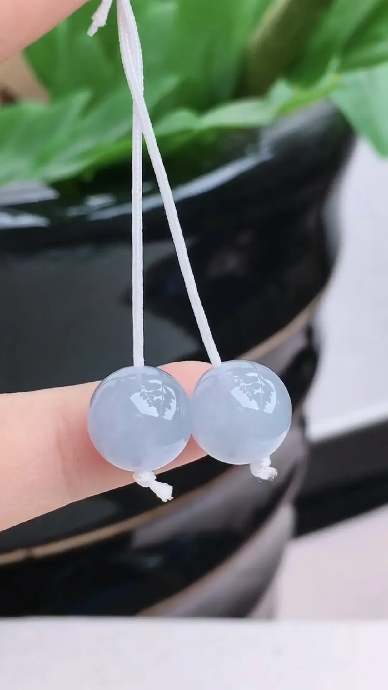 天然翡翠老坑种起胶圆珠一对 可代镶嵌 尺寸：11.4mm