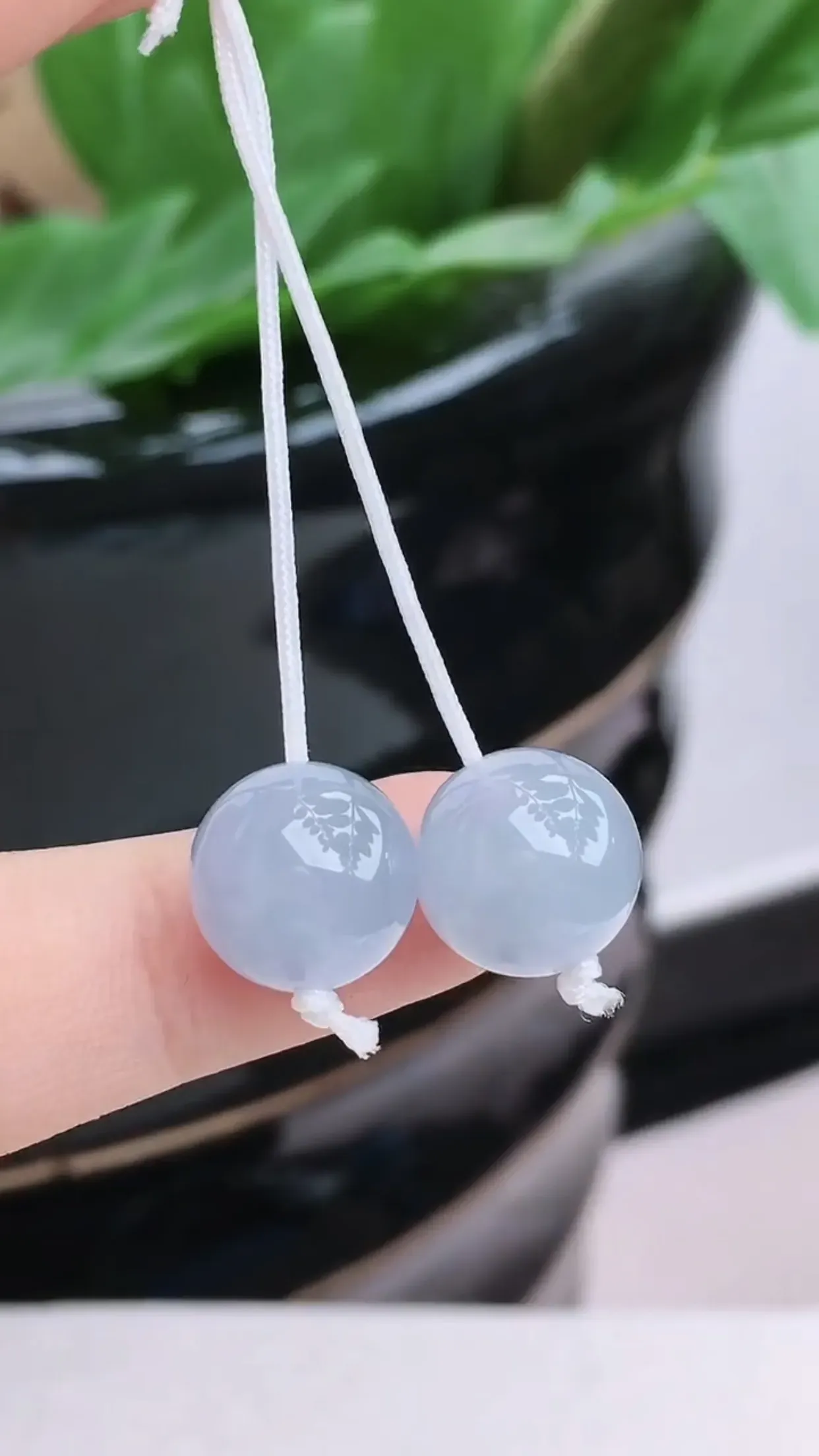 天然翡翠老坑种起胶圆珠一对 可代镶嵌 尺寸：11.4mm