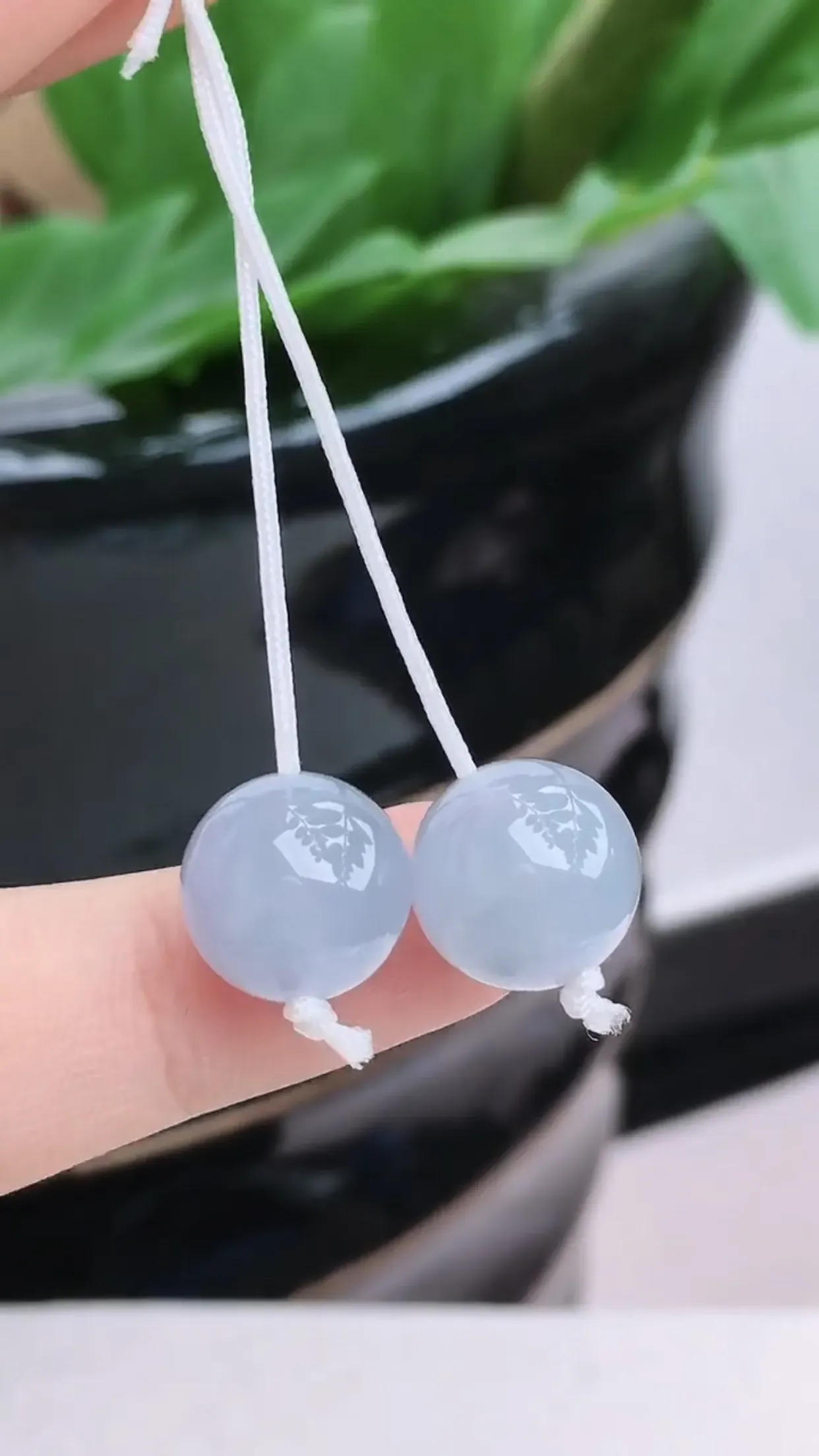 天然翡翠老坑种起胶圆珠一对 可代镶嵌 尺寸：11.4mm